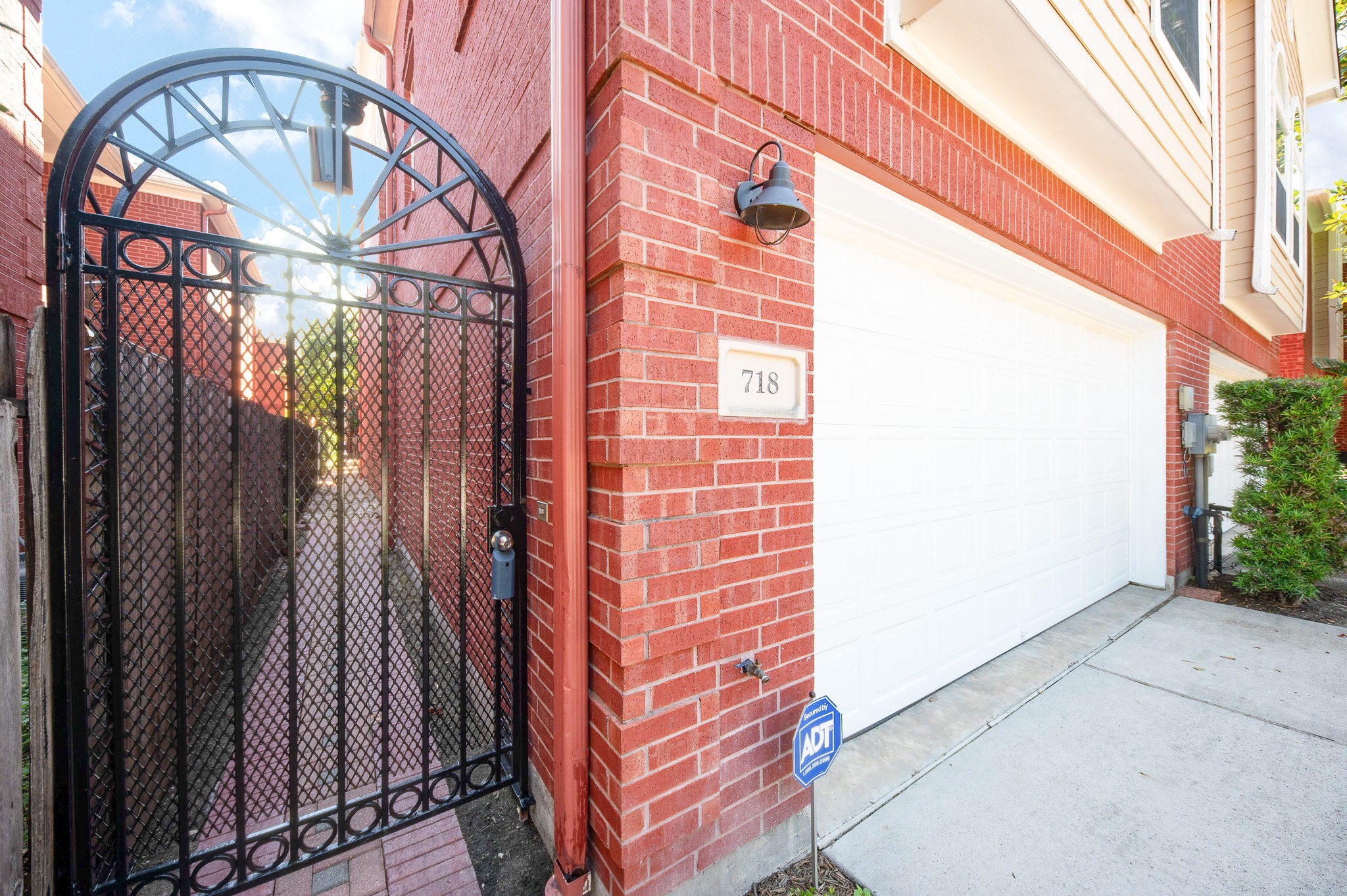 718 Roy Street Property Photo 2