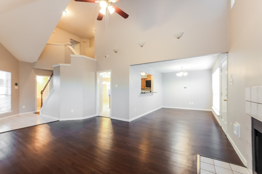 10326 Timberloch Drive Property Photo 6