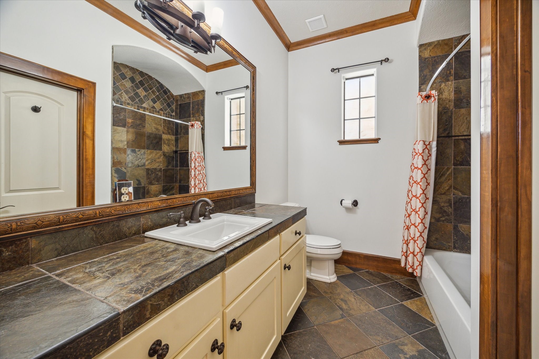3614 Lancashire Property Photo 40