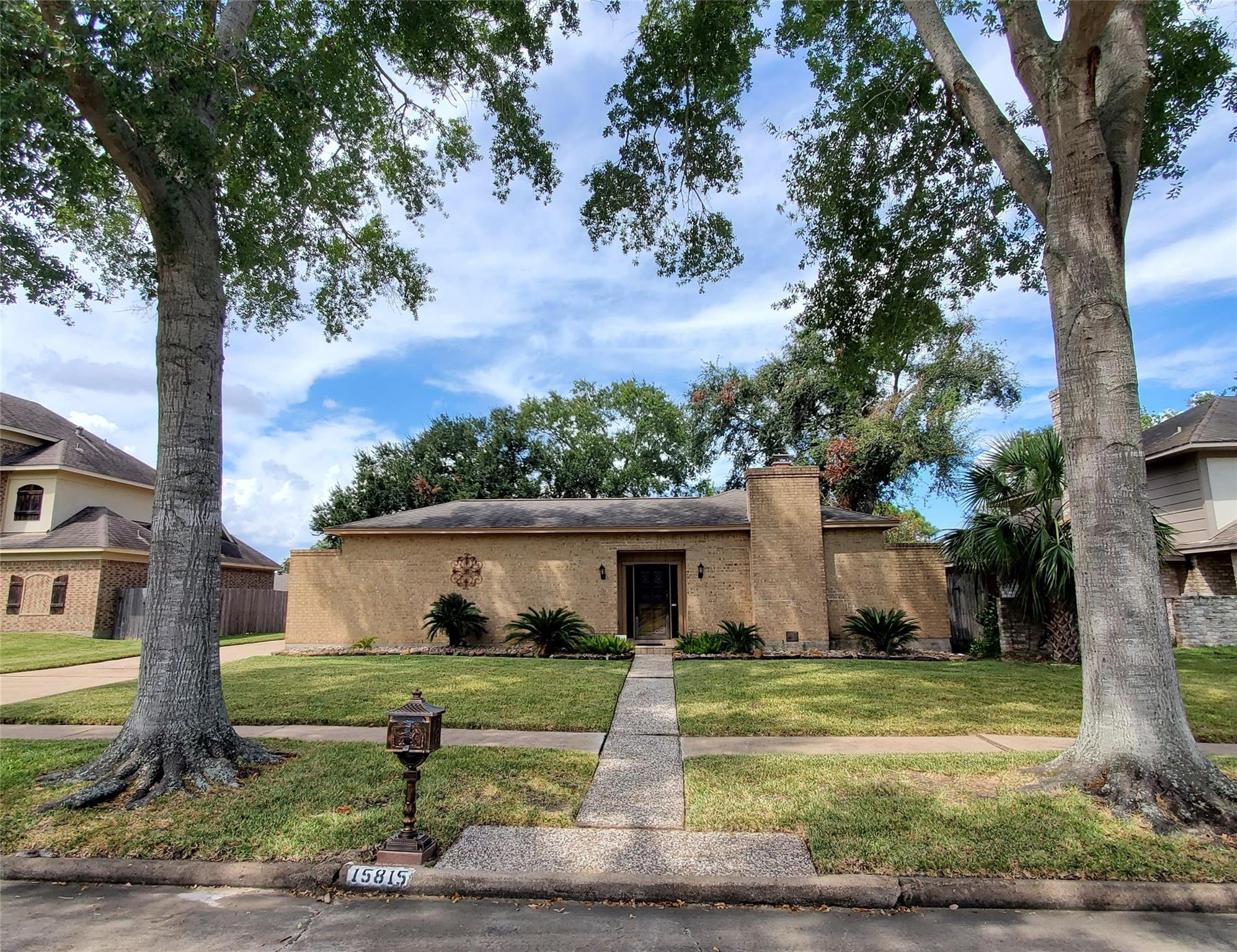 15815 Crestbrook Drive Property Photo 1