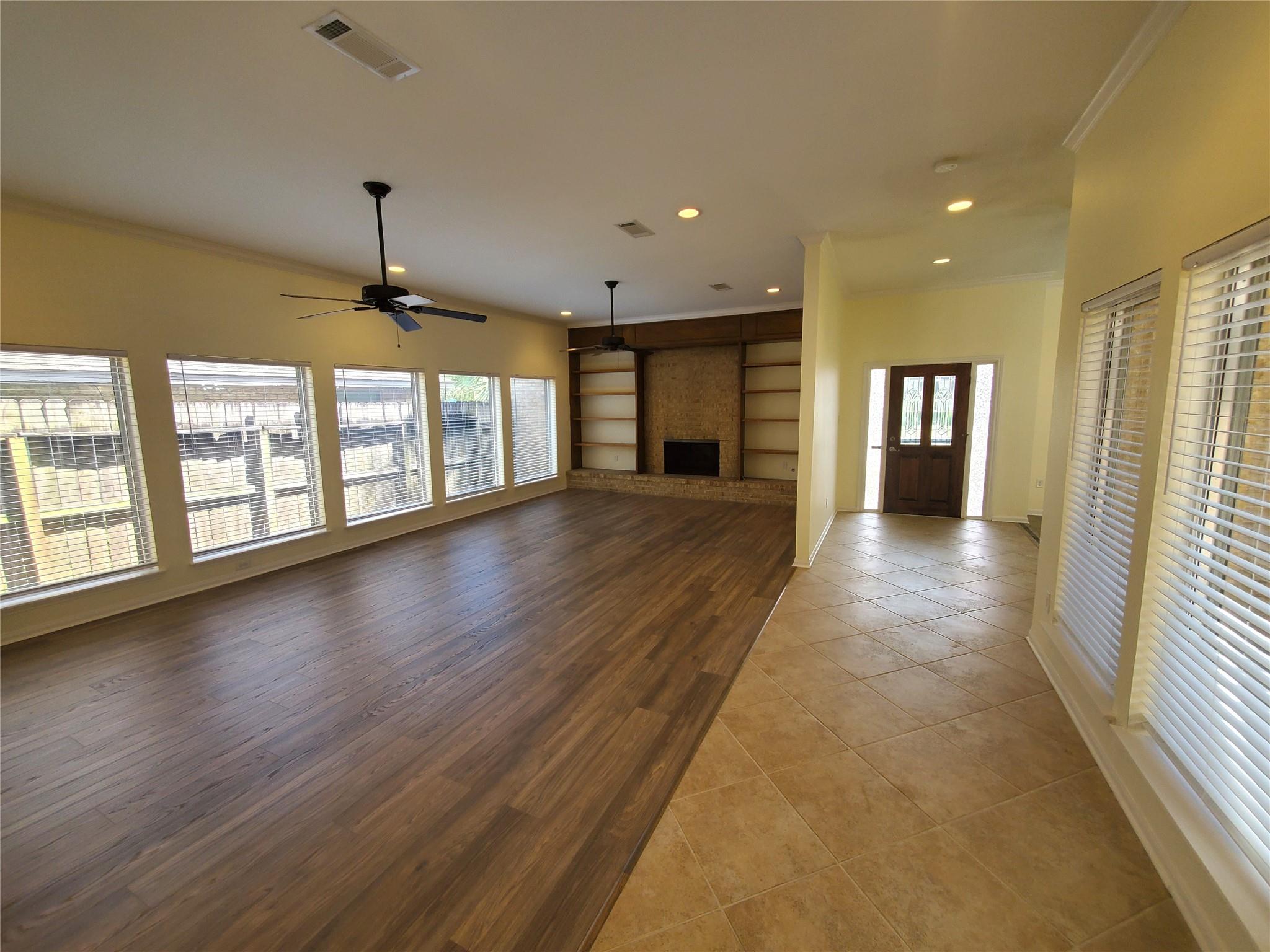 15815 Crestbrook Drive Property Photo 4