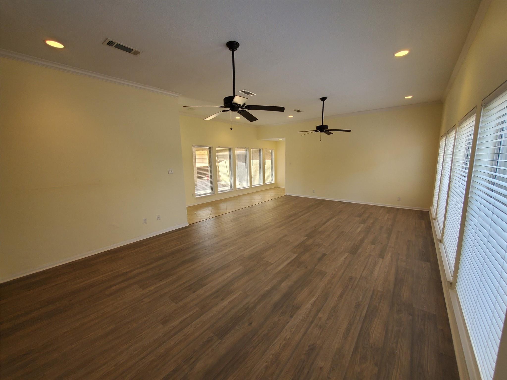 15815 Crestbrook Drive Property Photo 6