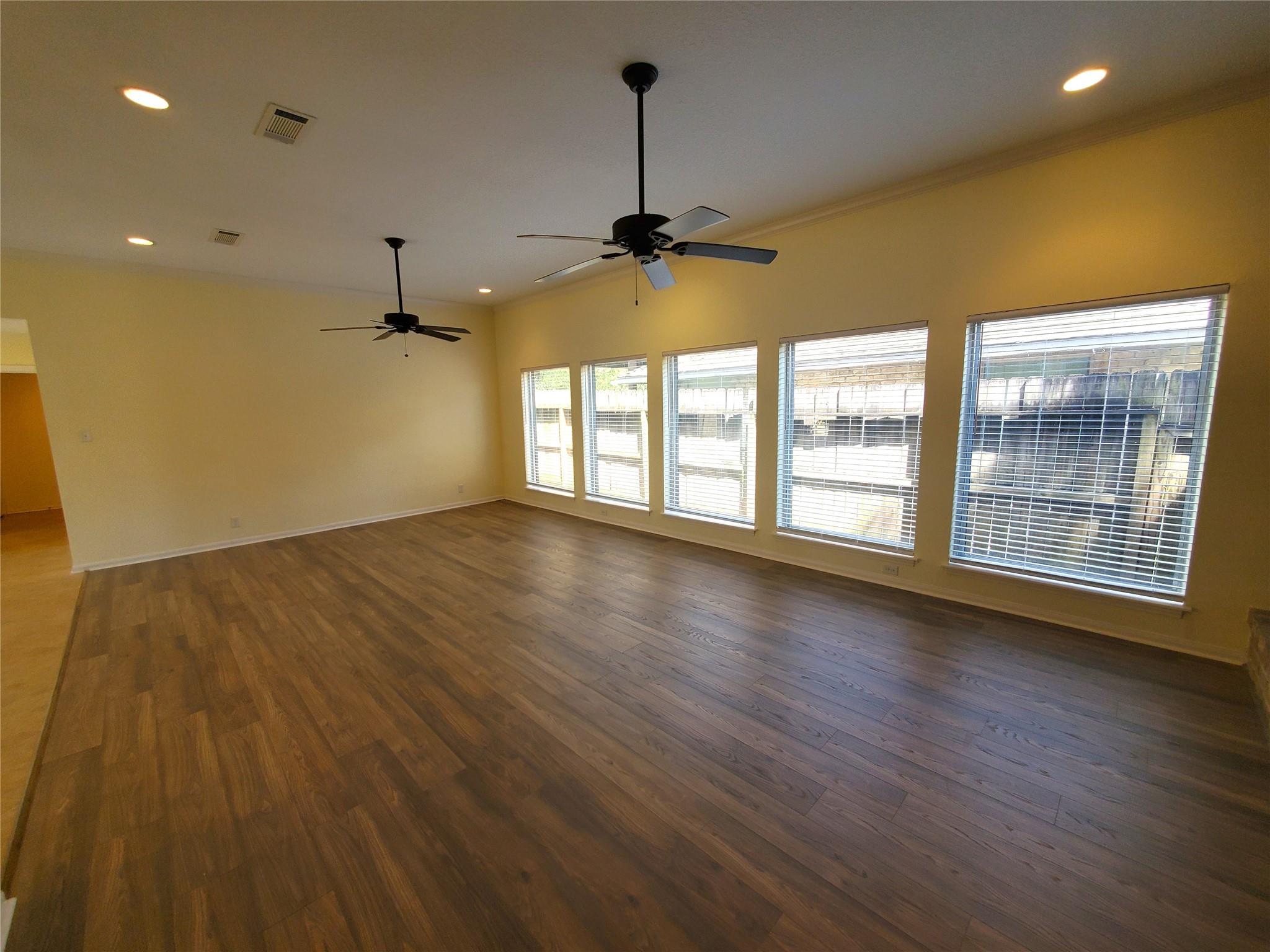 15815 Crestbrook Drive Property Photo 7