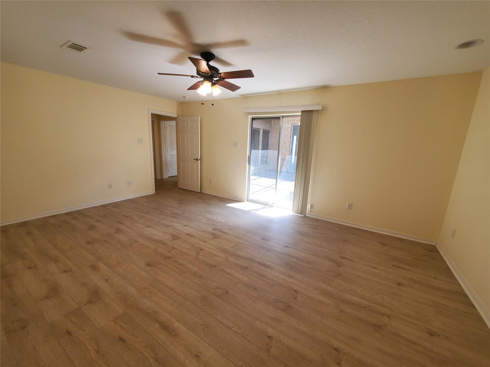 15815 Crestbrook Drive Property Photo 23