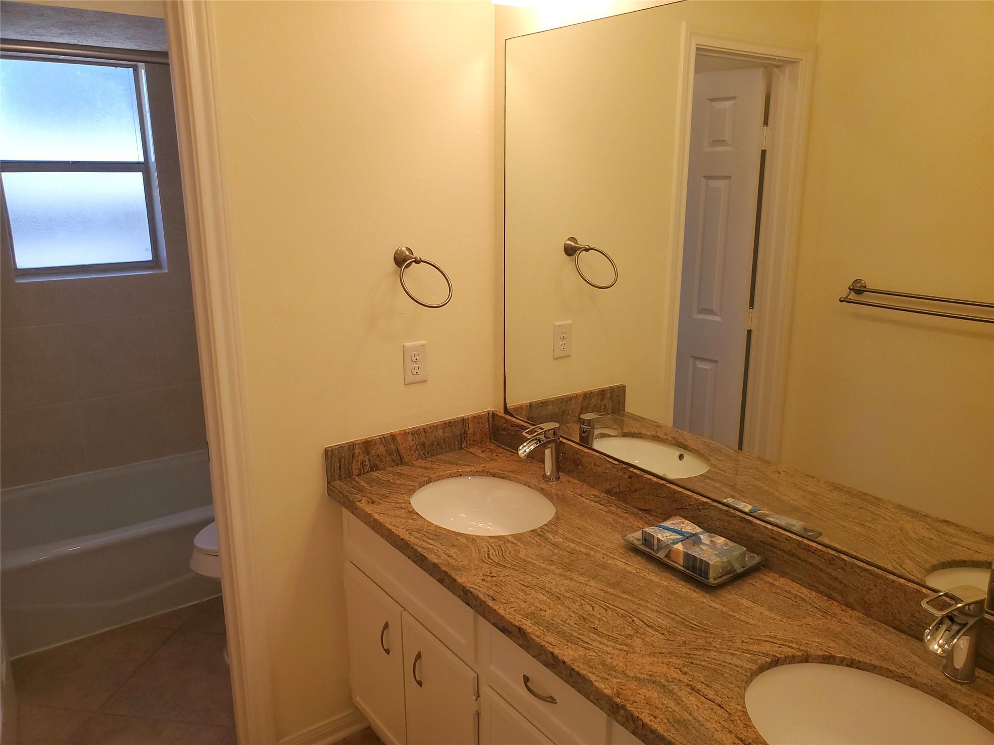 15815 Crestbrook Drive Property Photo 26