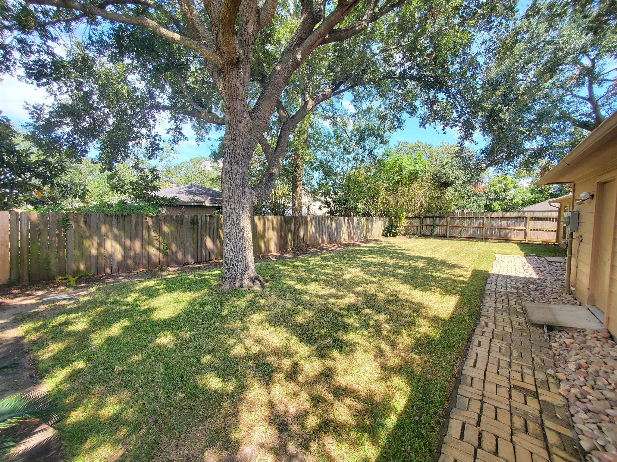 15815 Crestbrook Drive Property Photo 31