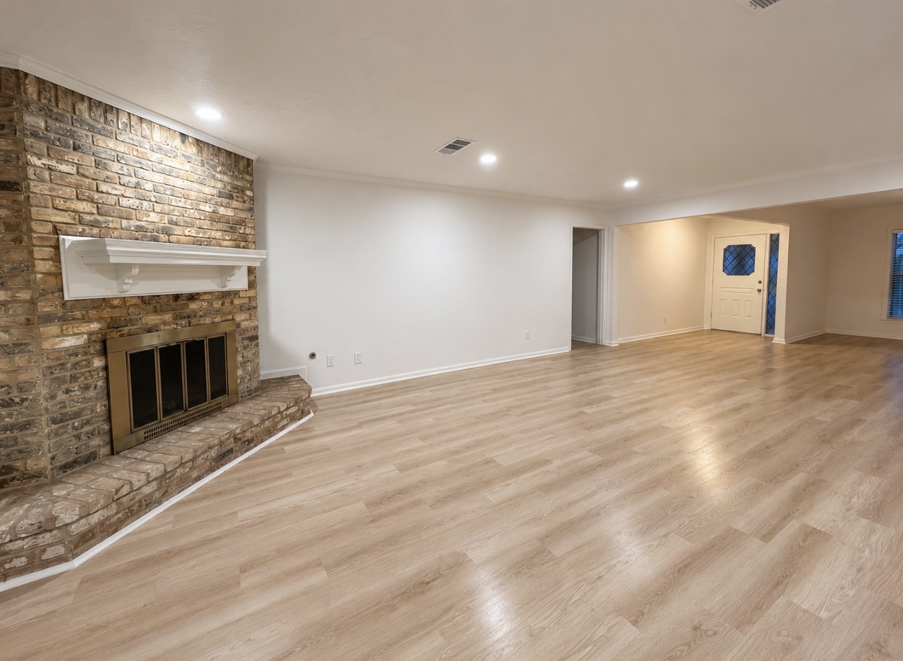 2111 Riverlawn Drive Property Photo 8