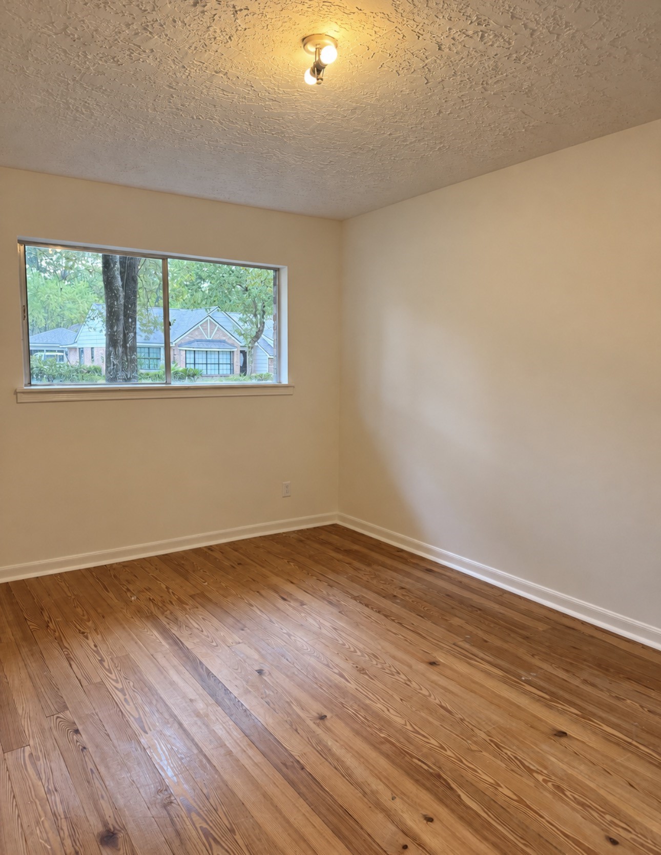 2111 Riverlawn Drive Property Photo 17