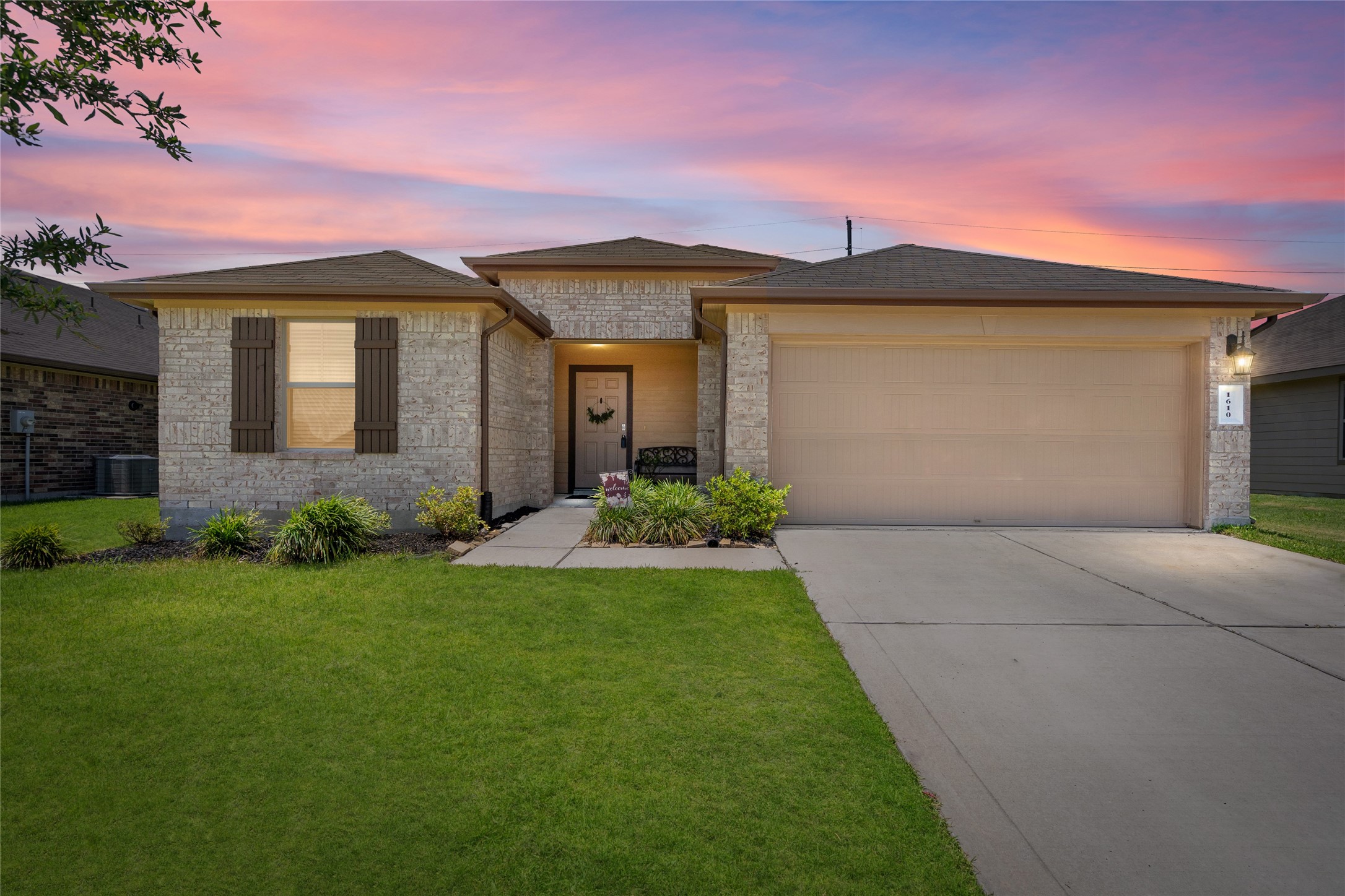 1610 Crystal Fawn Court Property Photo 1