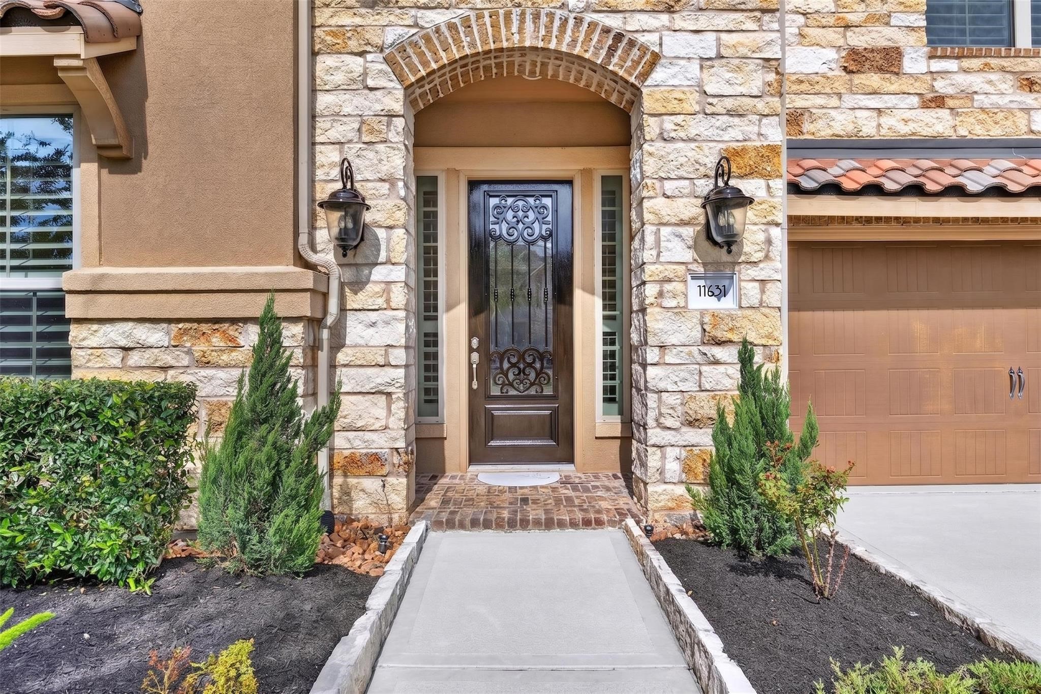 11631a Curate Wind Court Property Photo 4