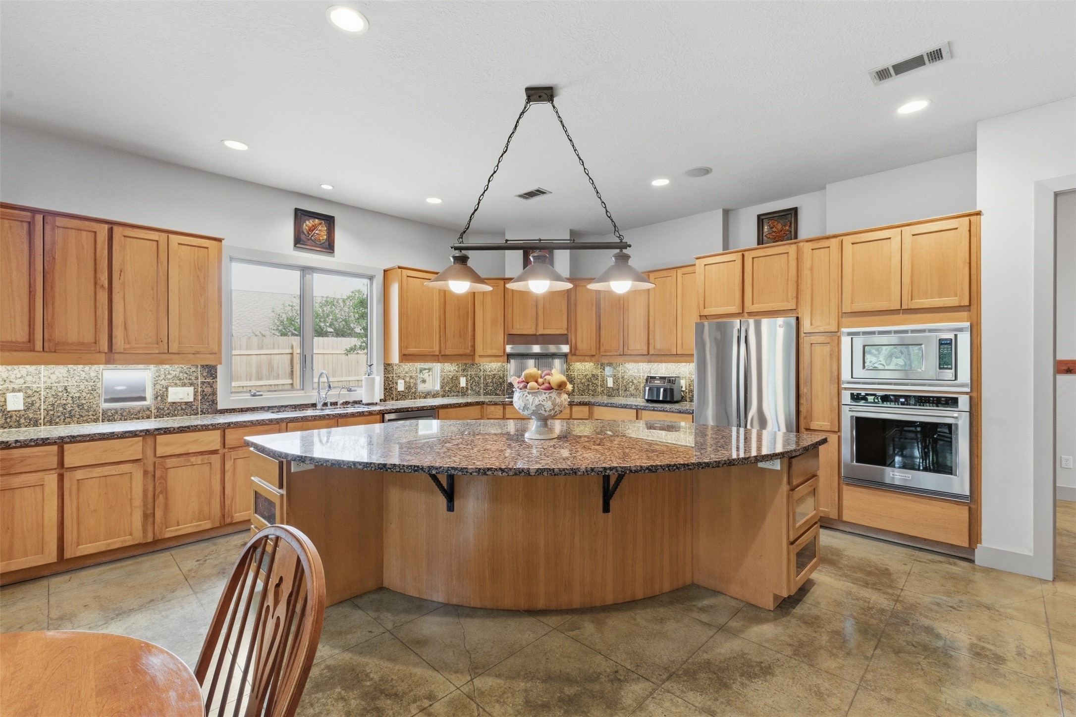 9201 Lake Forest Court N Property Photo 13