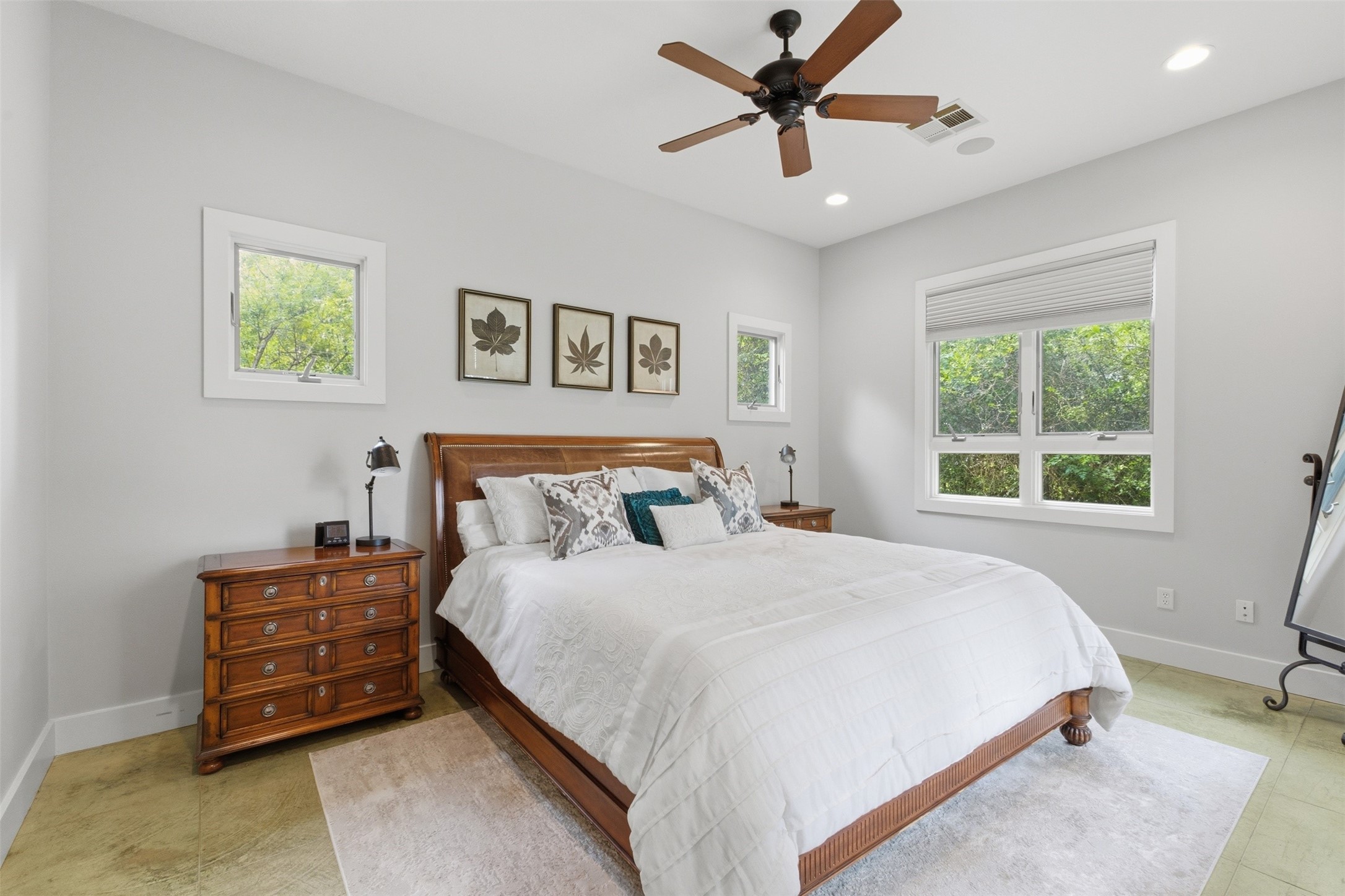 9201 Lake Forest Court N Property Photo 15