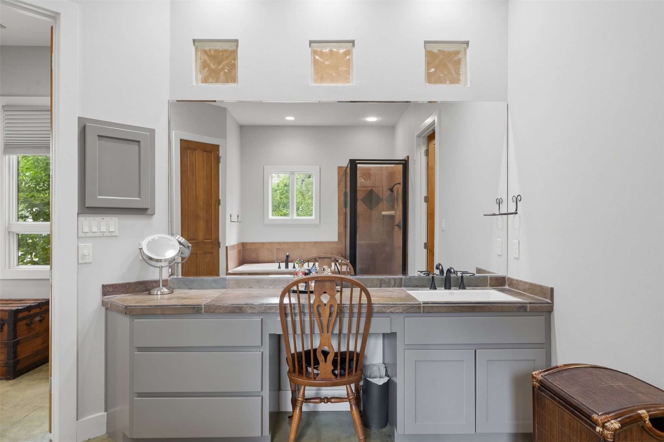 9201 Lake Forest Court N Property Photo 19
