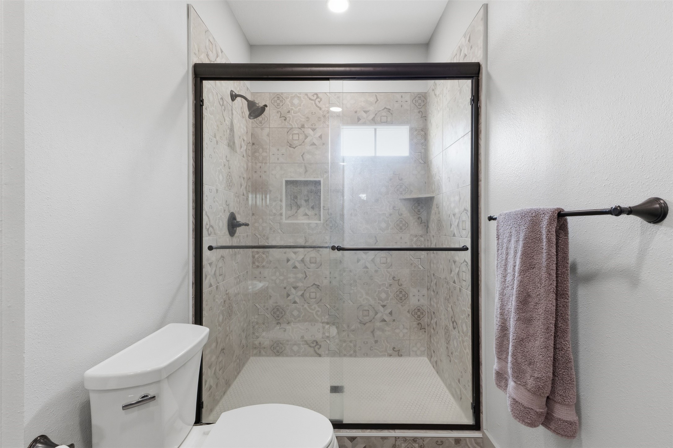9201 Lake Forest Court N Property Photo 29