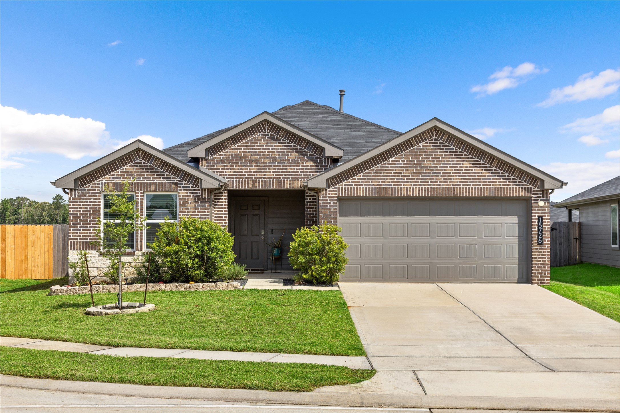 15726 Majestic Evergreen Way Property Photo 4