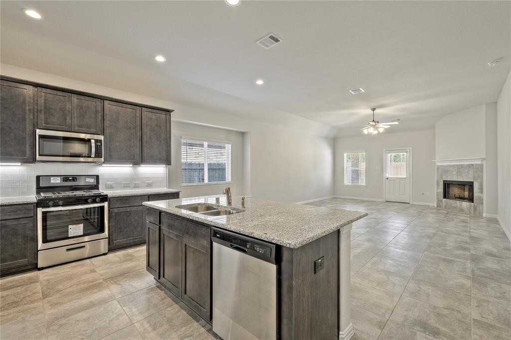 8430 Sunset Isles Drive Property Photo 5