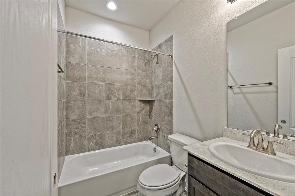 8430 Sunset Isles Drive Property Photo 12