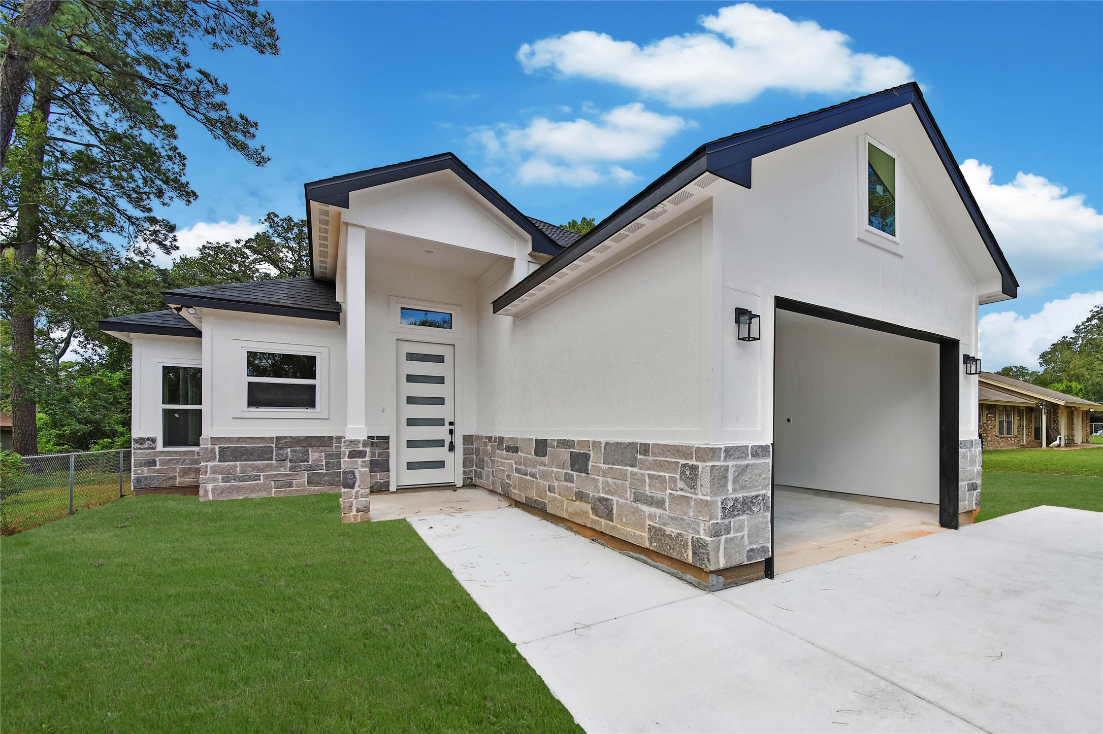 14863 Big Spring Circle Property Photo 3