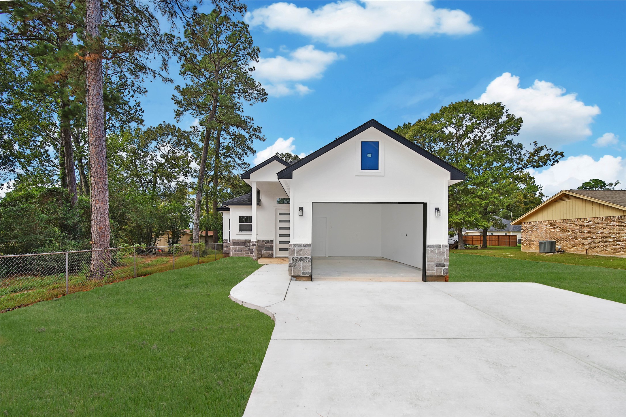 14863 Big Spring Circle Property Photo 5