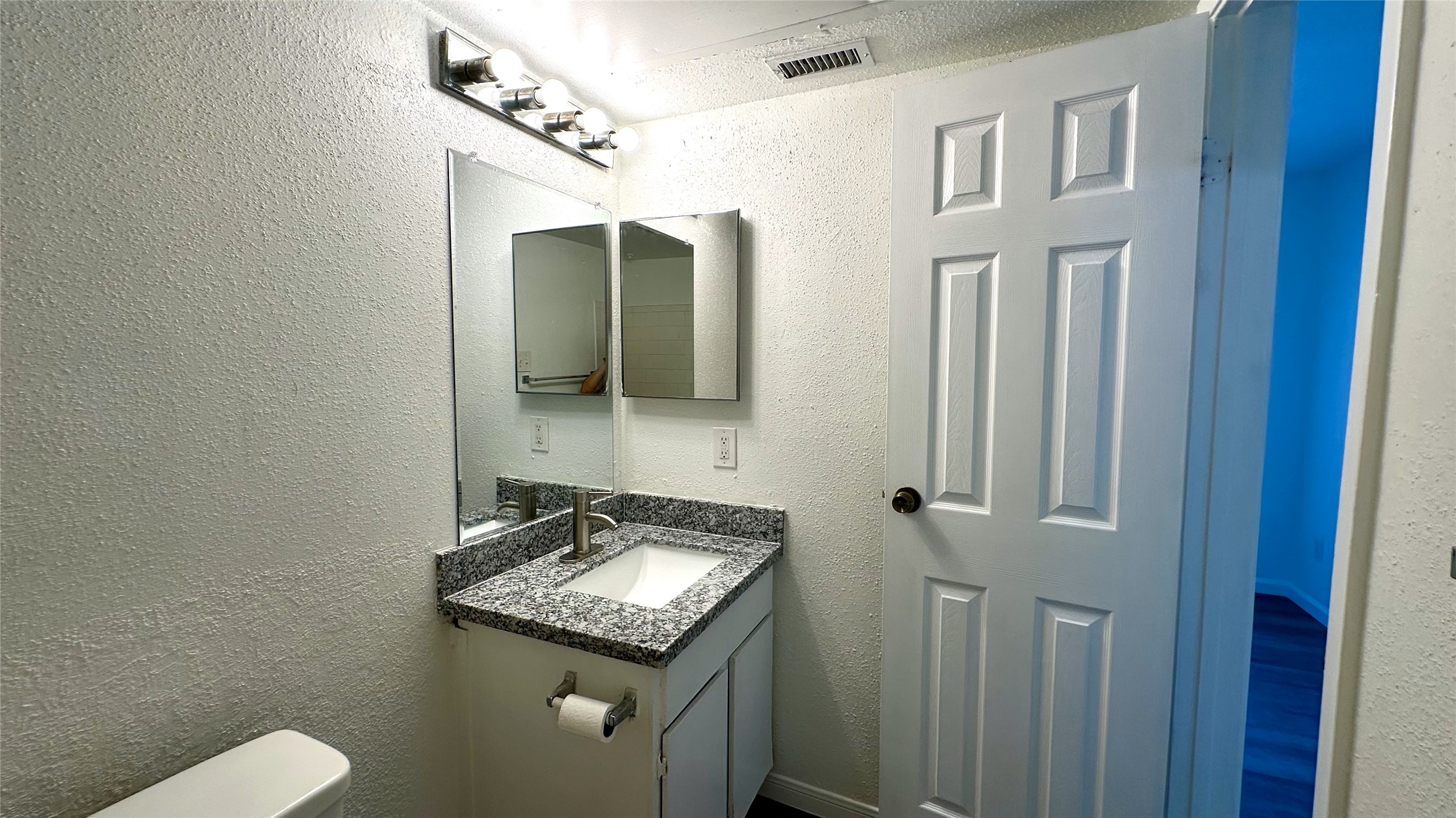 3900 Woodchase Drive 92 Property Photo 7