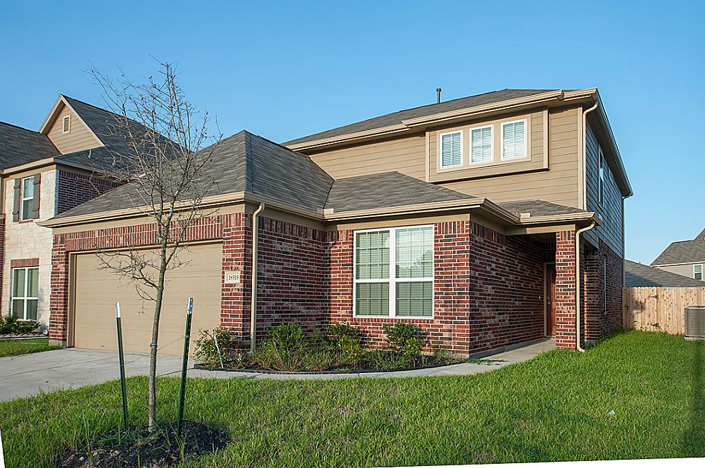 18519 Each Elm Way Property Photo 2