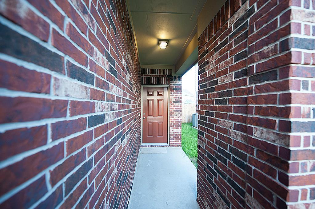 18519 Each Elm Way Property Photo 3