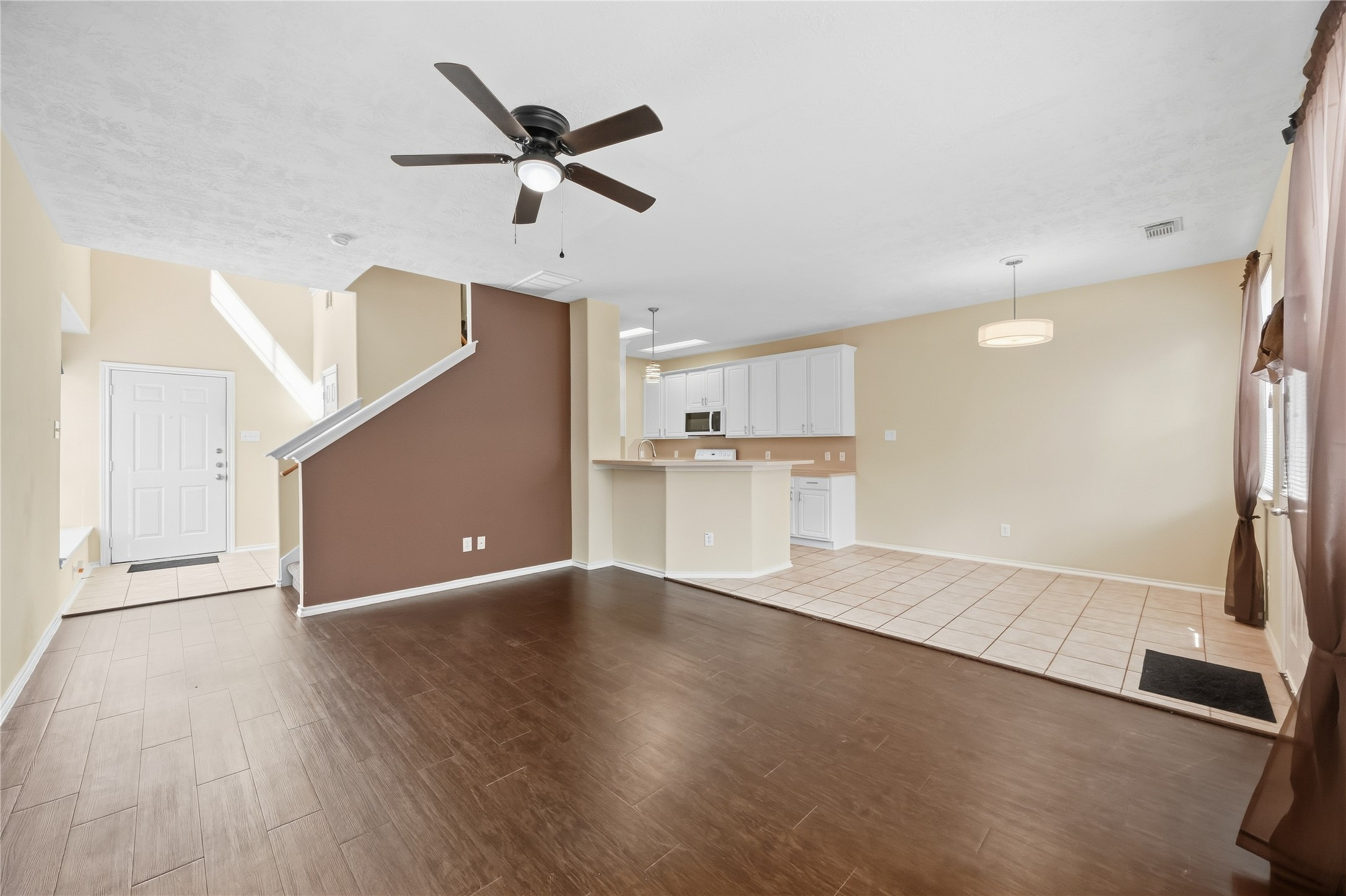 2943 Hackamore Hollow Lane Property Photo 4