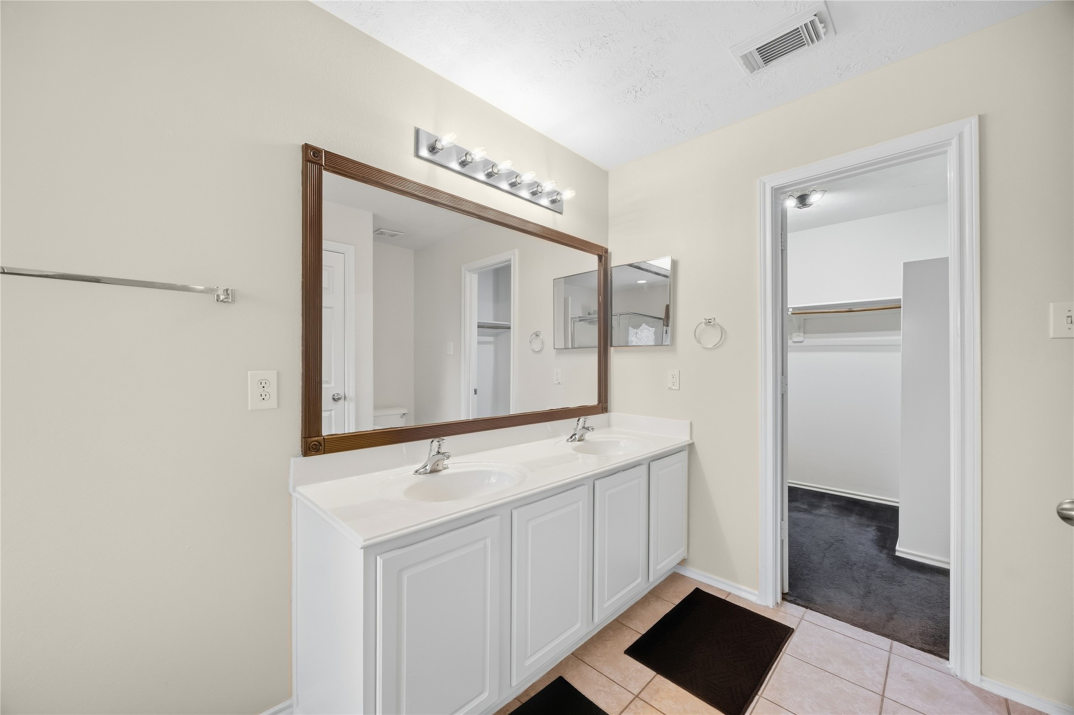 2943 Hackamore Hollow Lane Property Photo 15