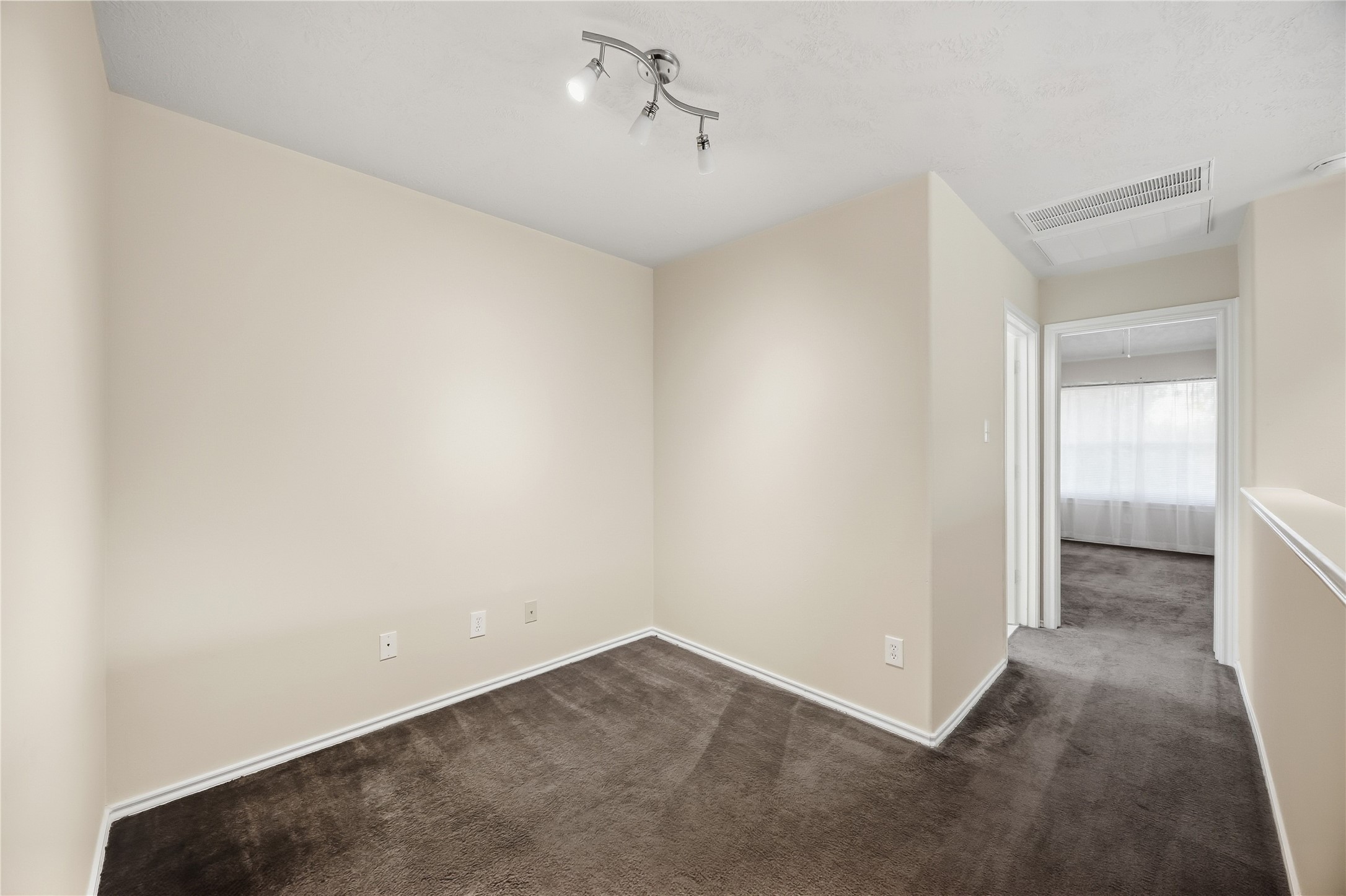 2943 Hackamore Hollow Lane Property Photo 24