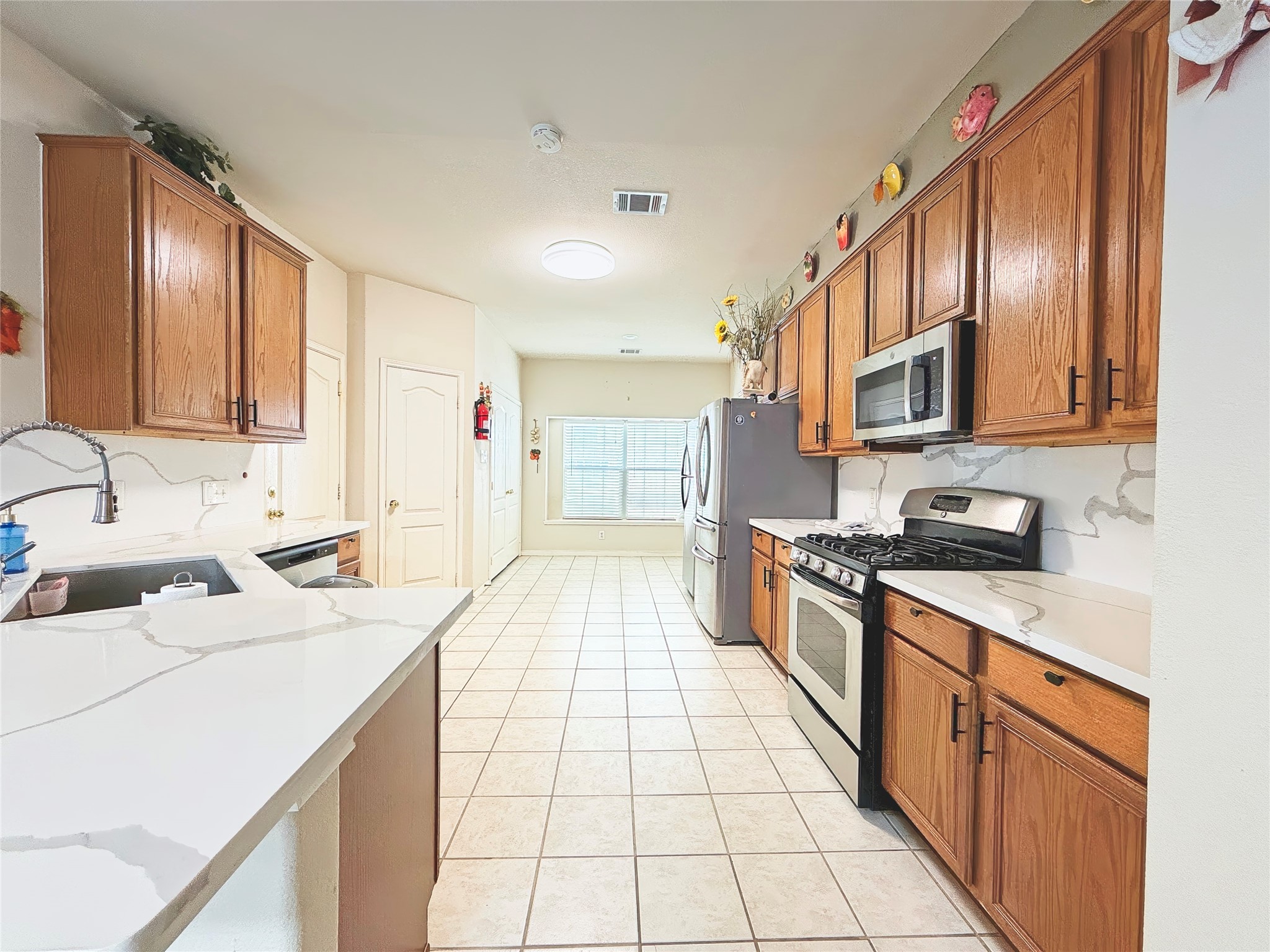 10111 San Ignacio Property Photo 5