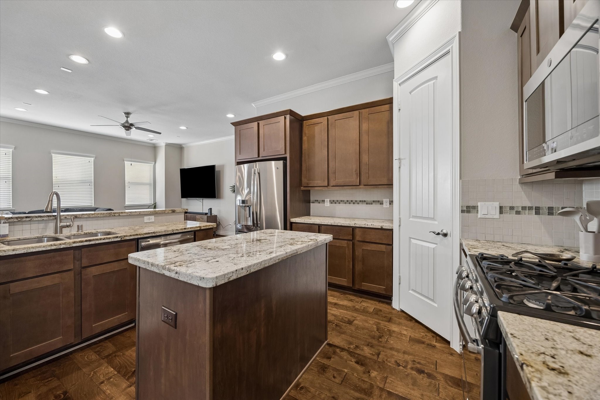 1618 Parker Street Property Photo 12