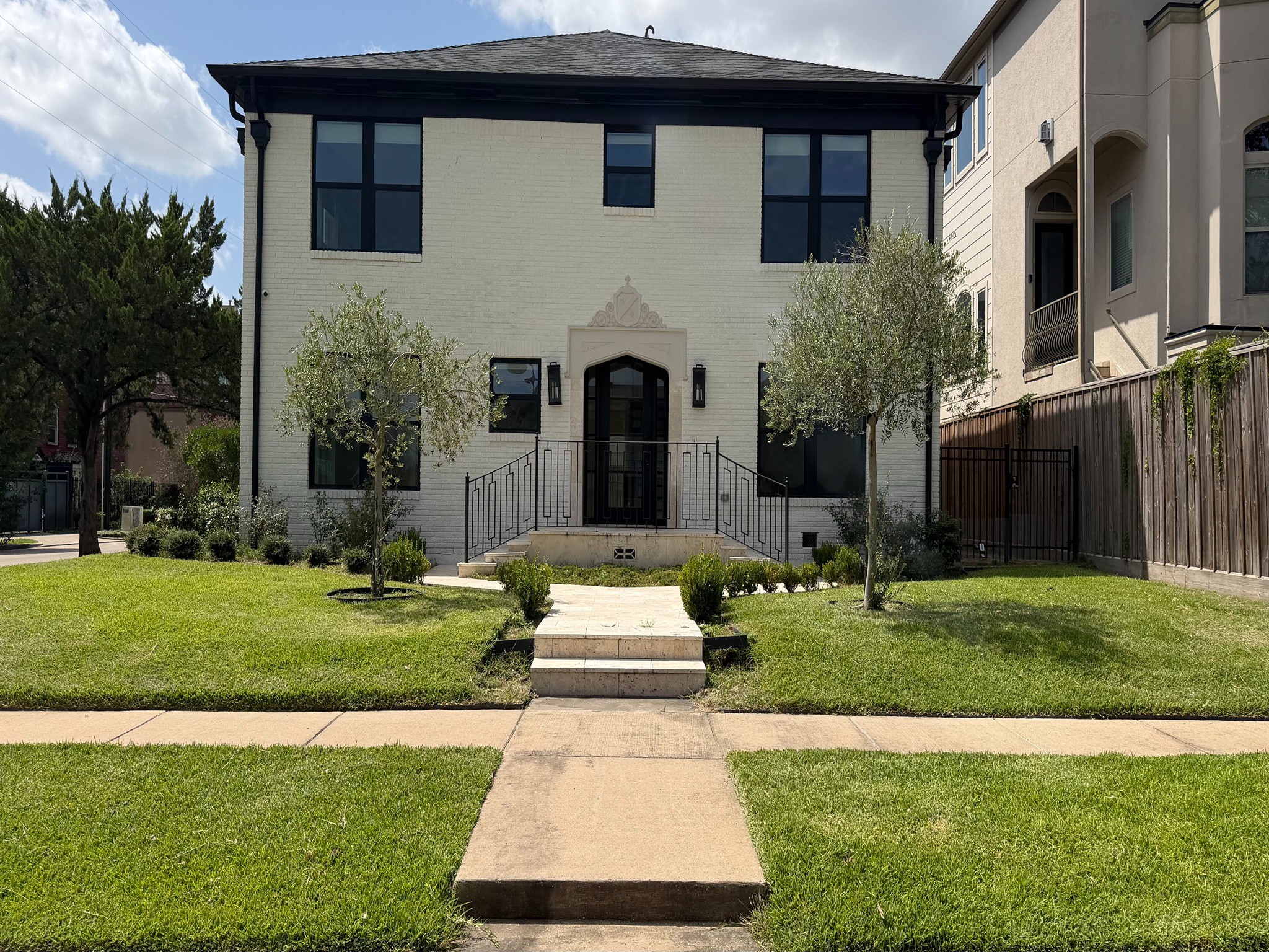 1601 Bonnie Brae Street Property Photo 1