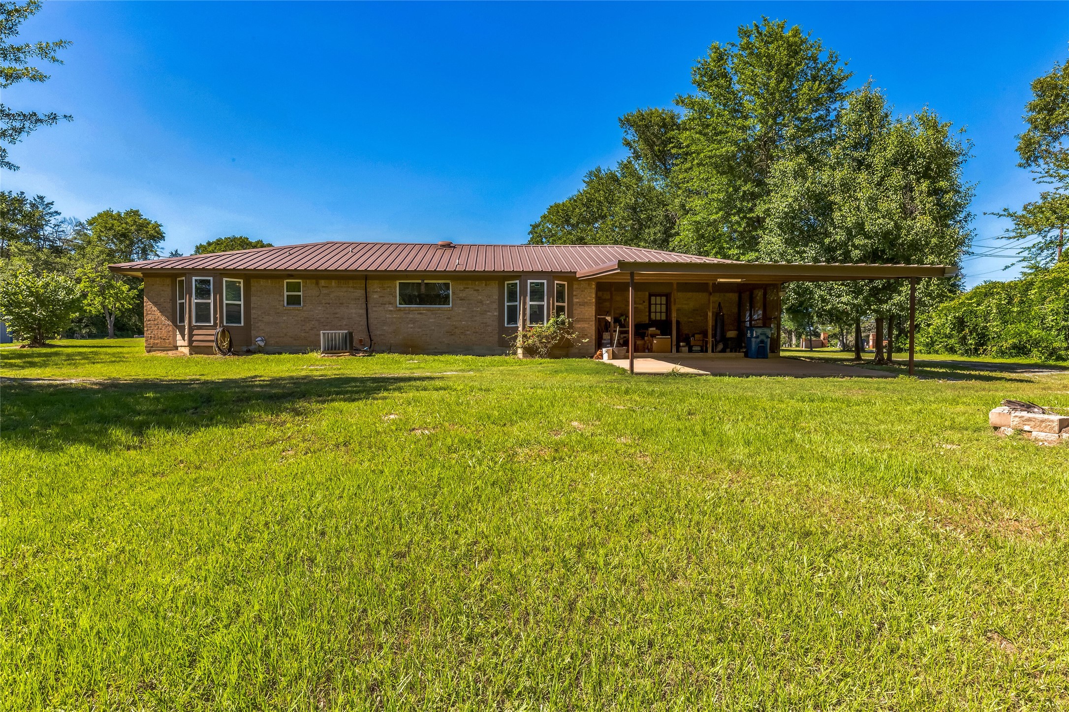 250 W Carrington
