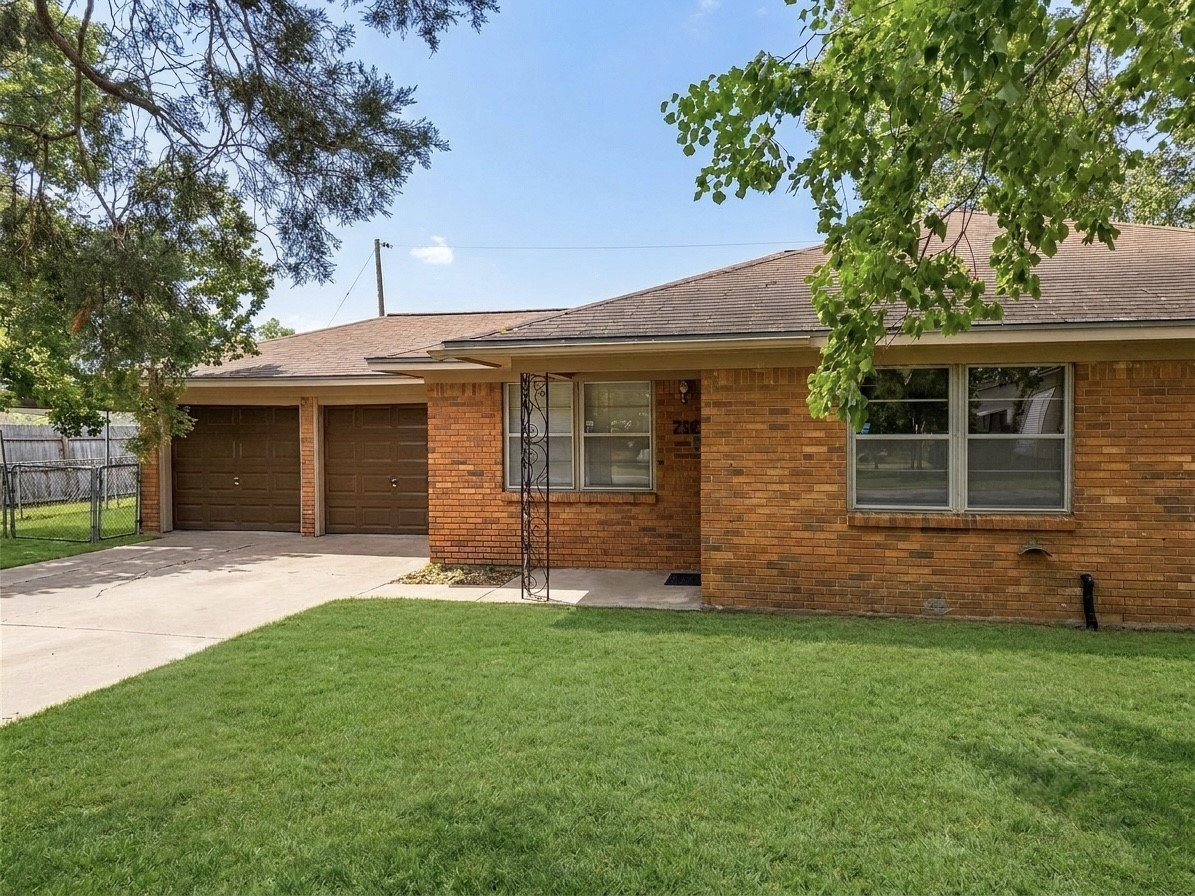 216 Schilling Street Property Photo 1