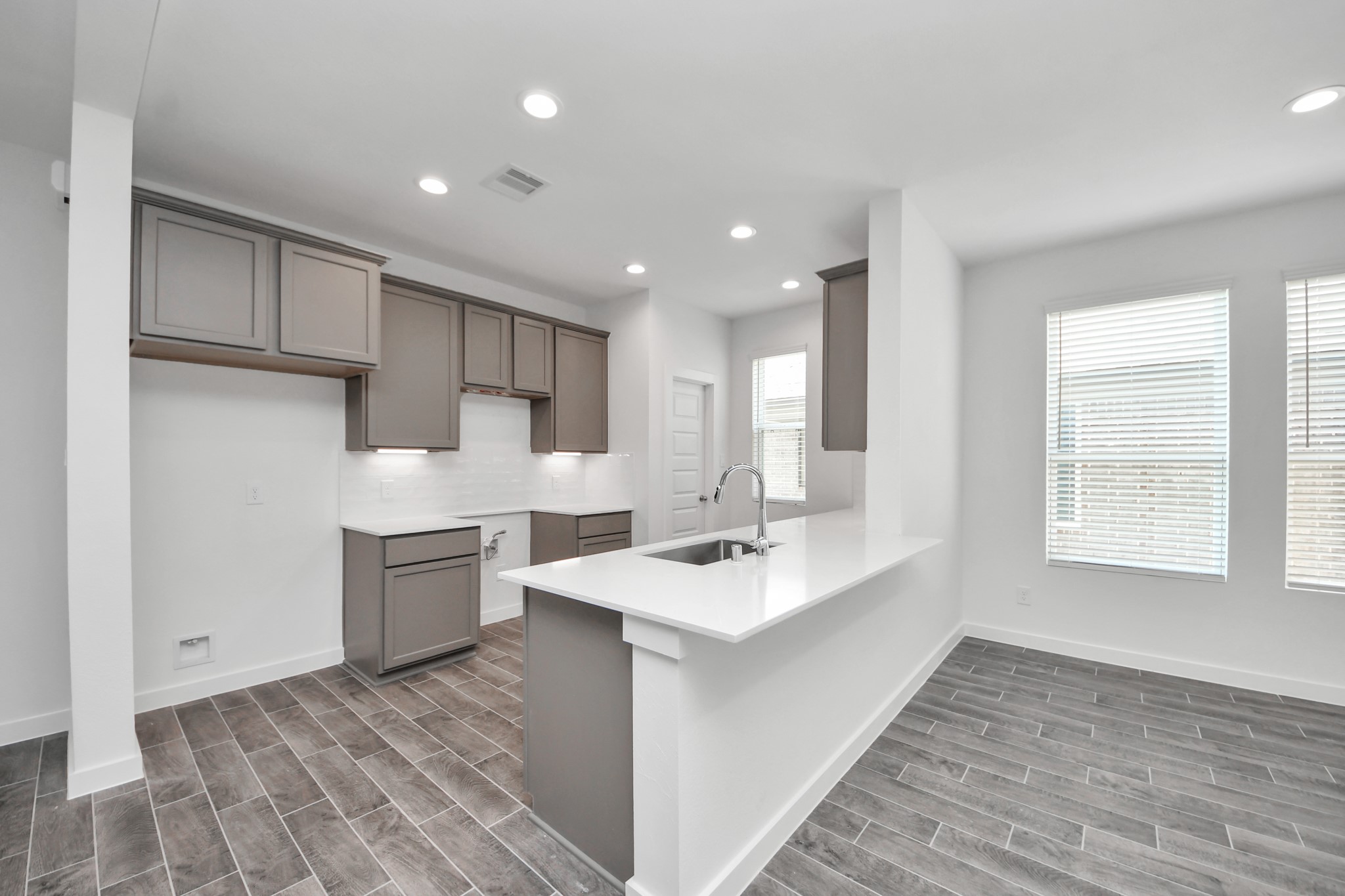18530 Athena Flower Drive Property Photo 12