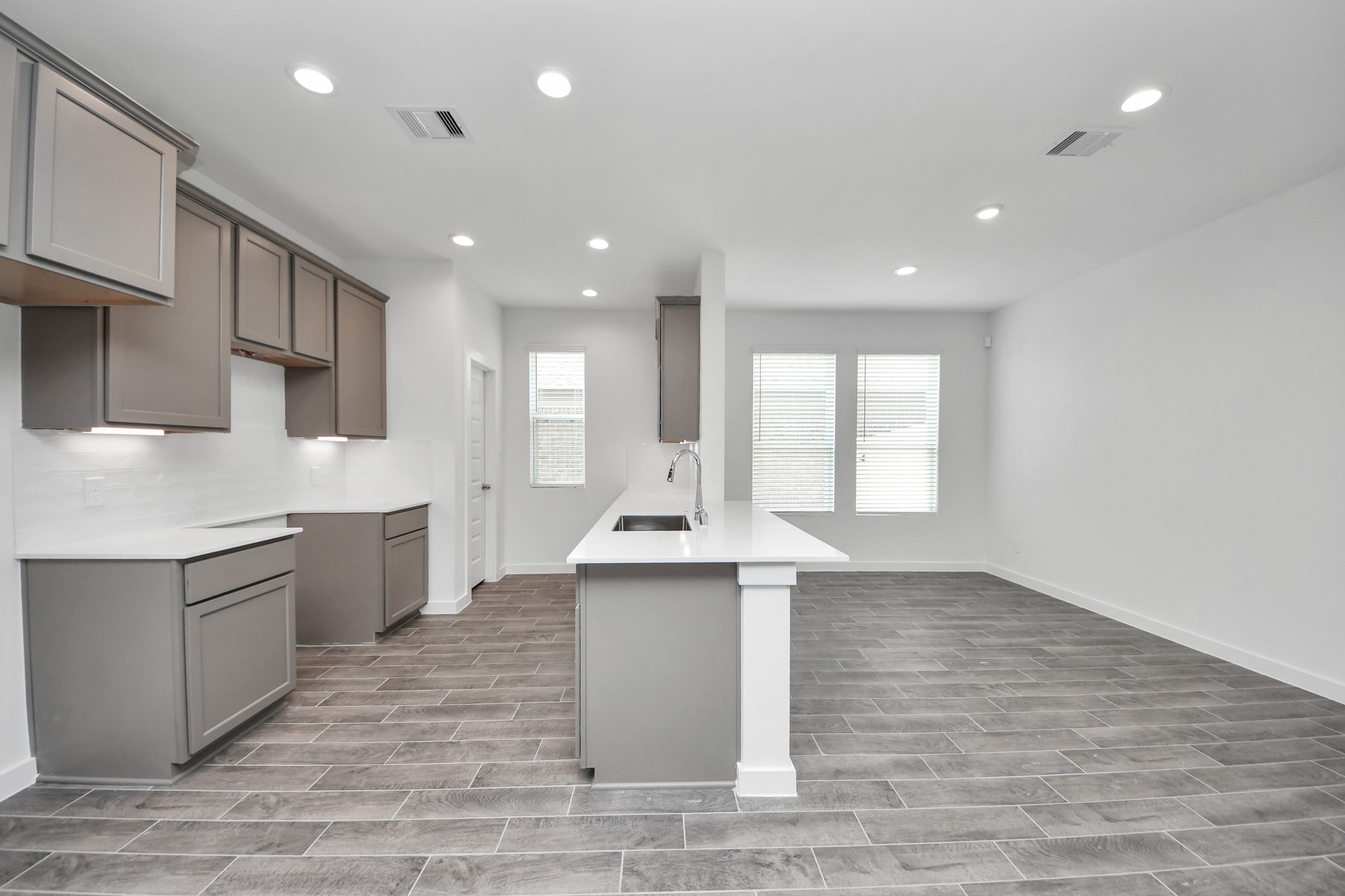 18530 Athena Flower Drive Property Photo 13