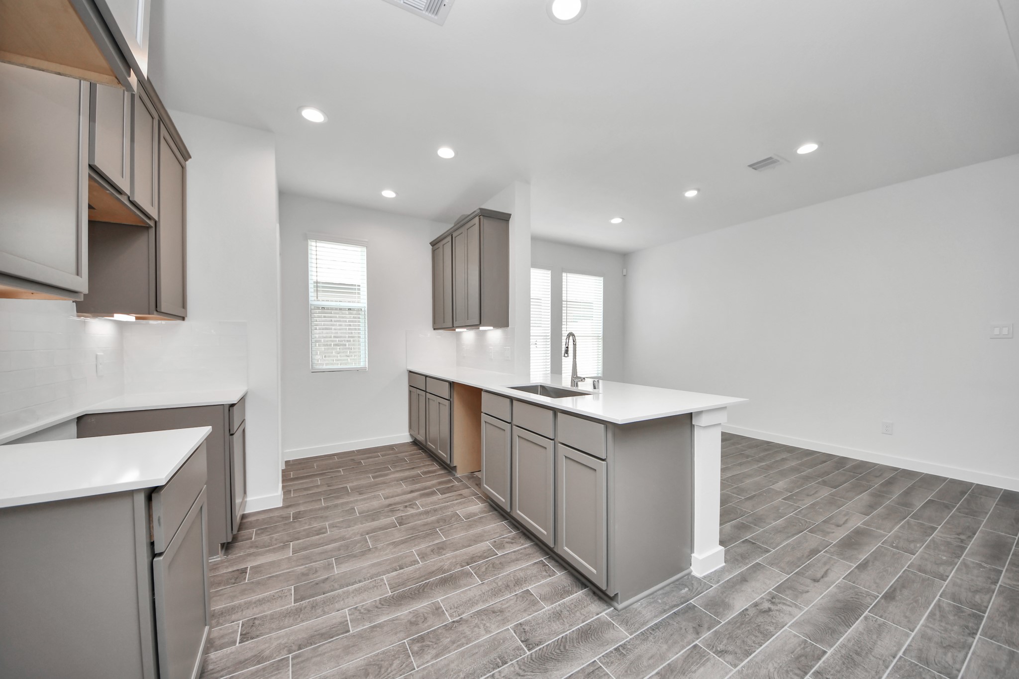 18530 Athena Flower Drive Property Photo 14