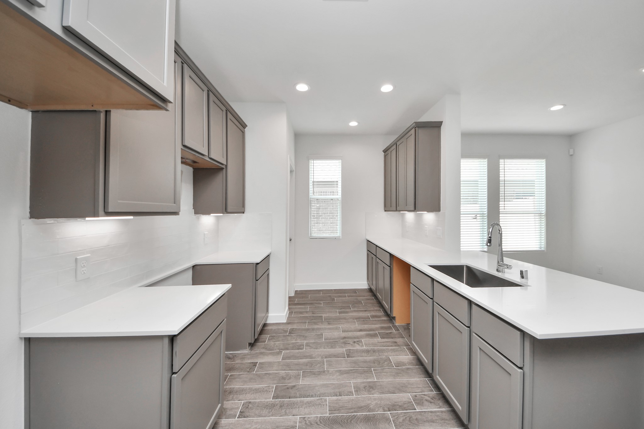 18530 Athena Flower Drive Property Photo 15