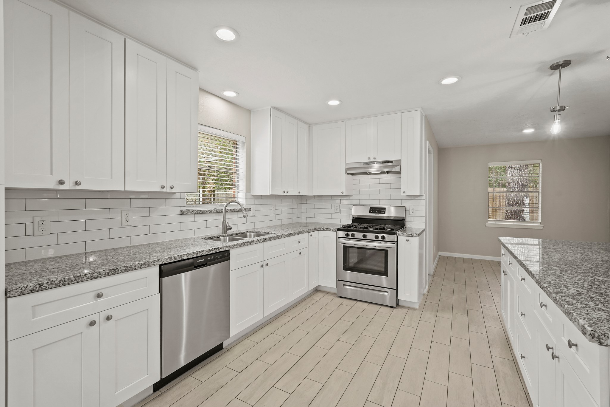 105 Navajo Street Property Photo 16