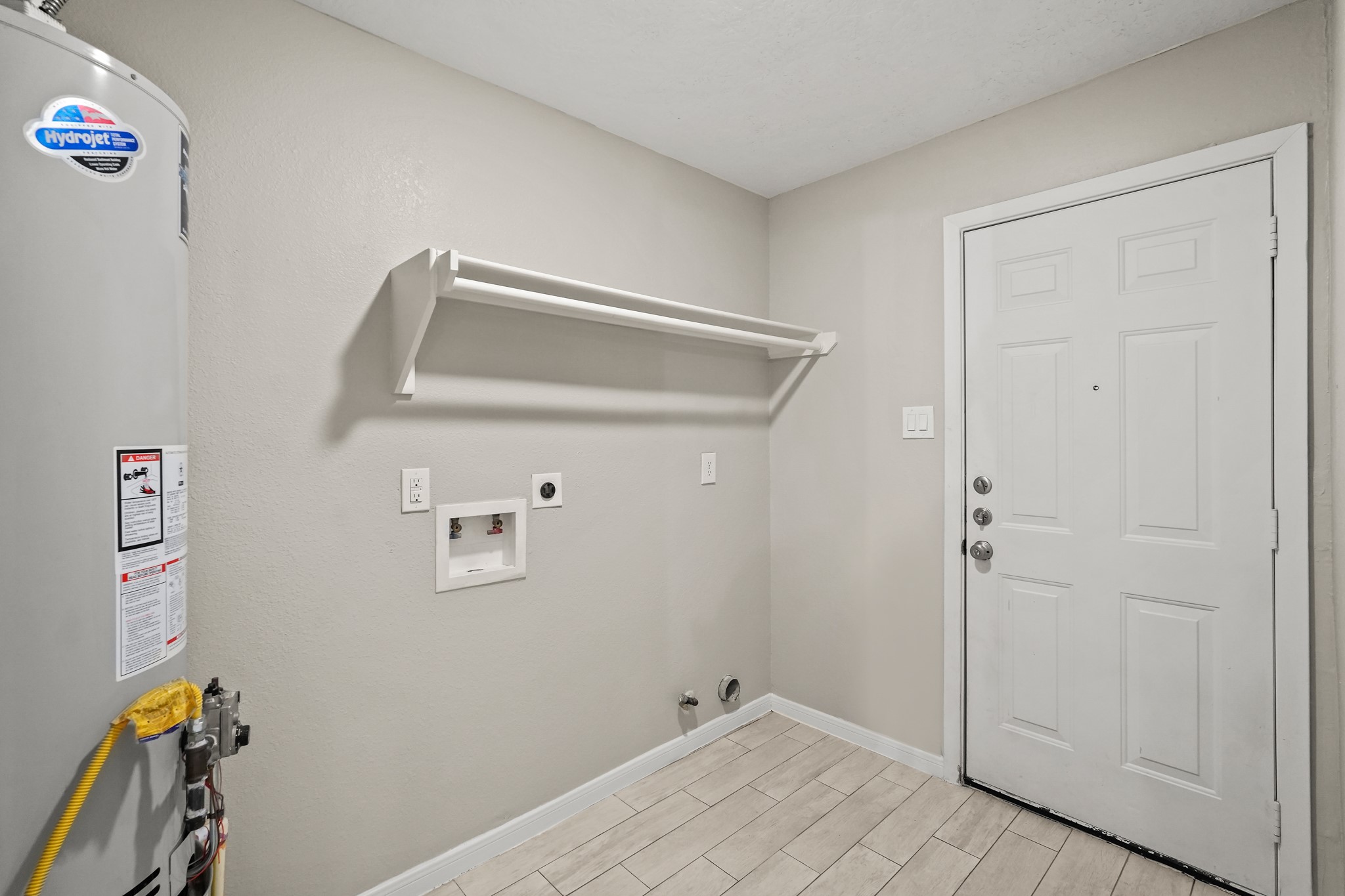 105 Navajo Street Property Photo 18