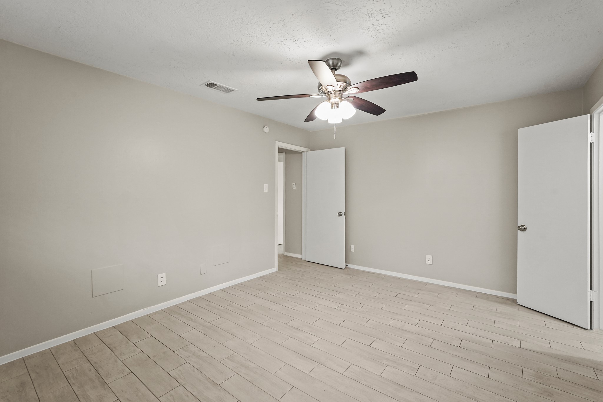 105 Navajo Street Property Photo 20