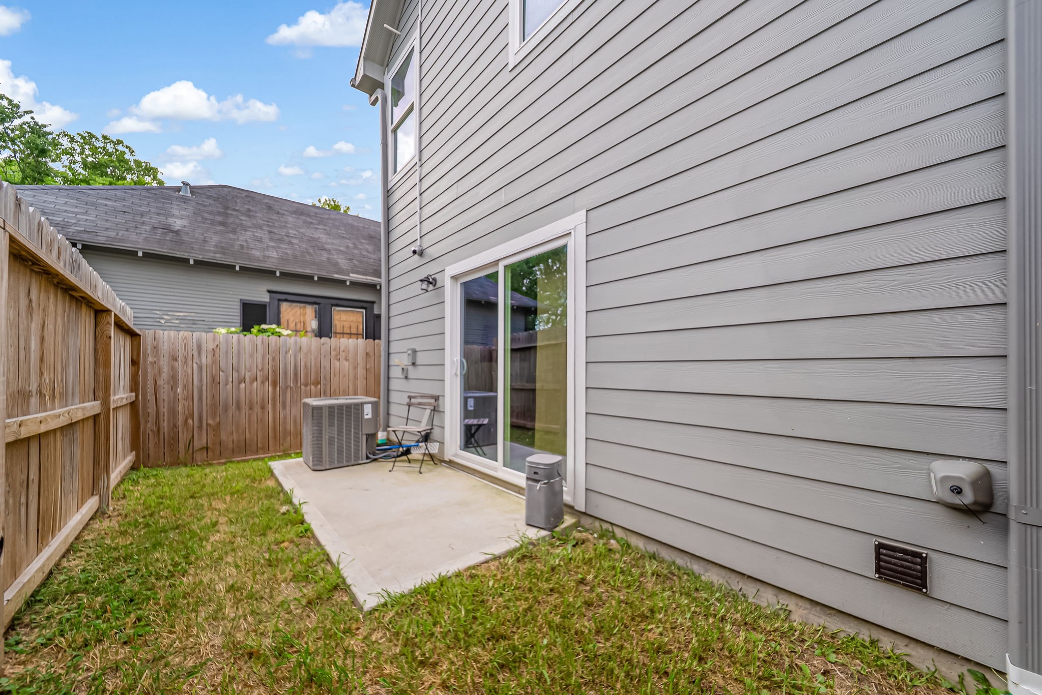 4011 King Street Property Photo 17