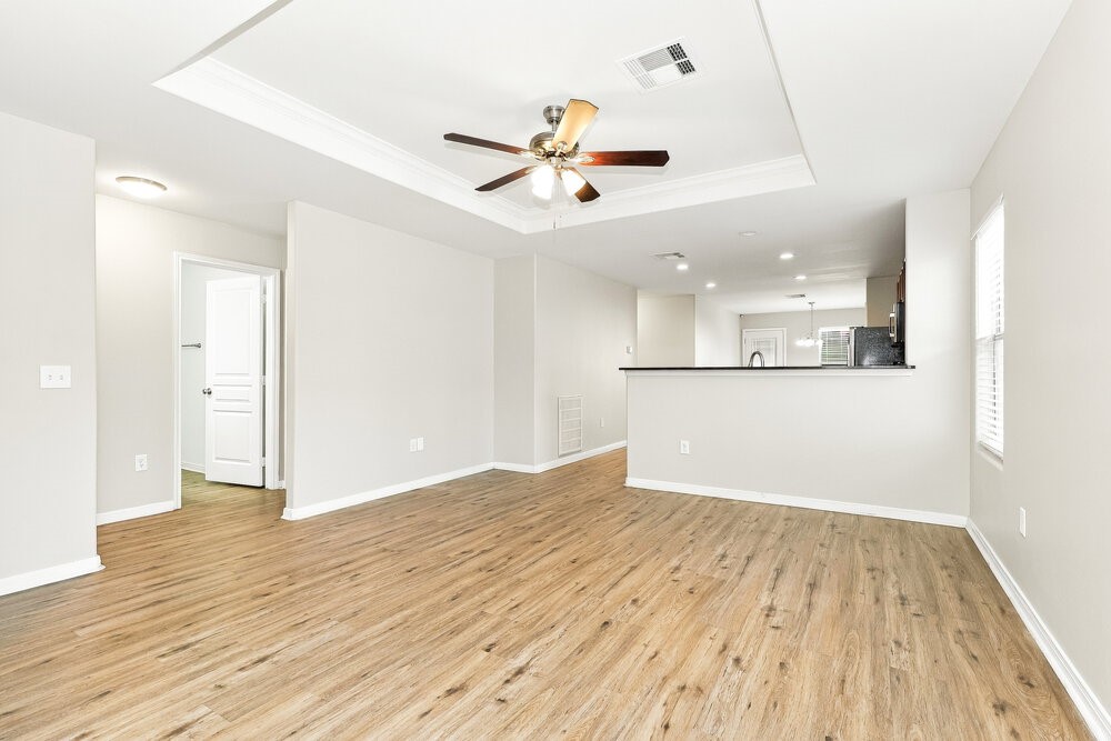 9927 Sanders Rose Lane Property Photo 3