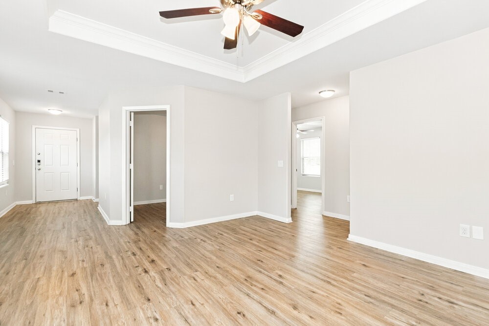 9927 Sanders Rose Lane Property Photo 4
