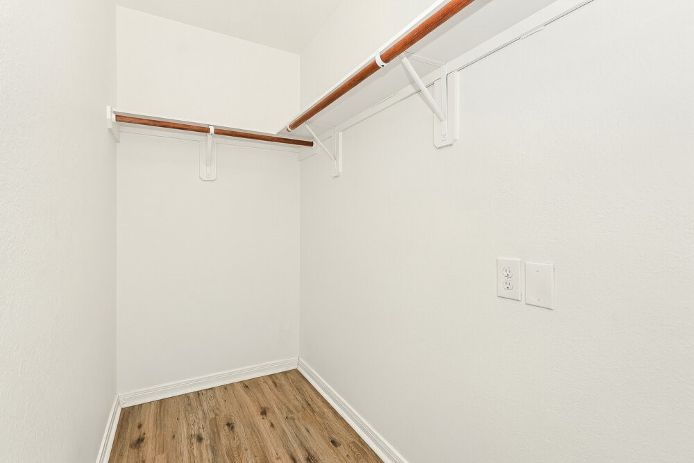 9927 Sanders Rose Lane Property Photo 14