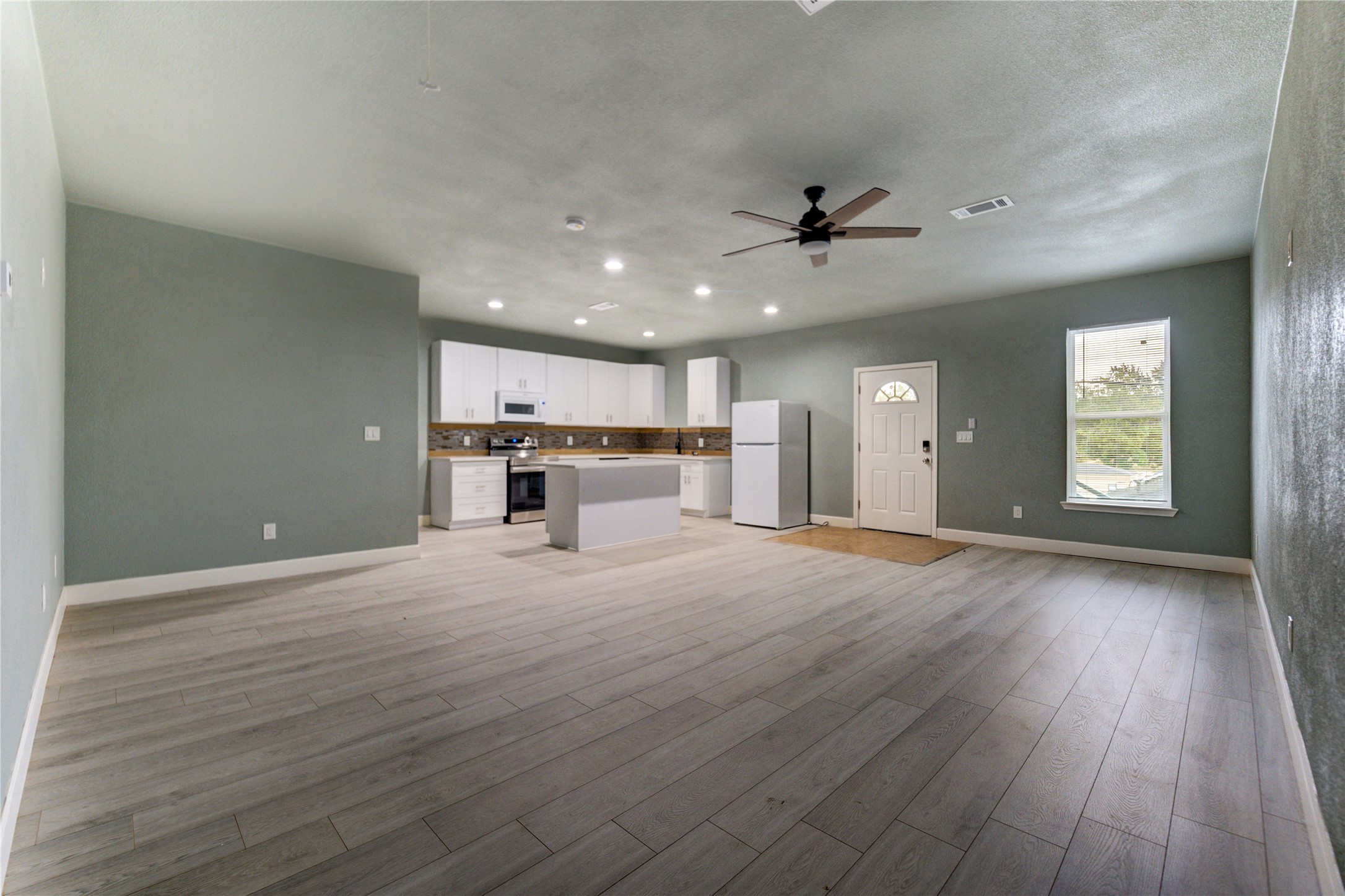 4323 Continental Drive Property Photo 5