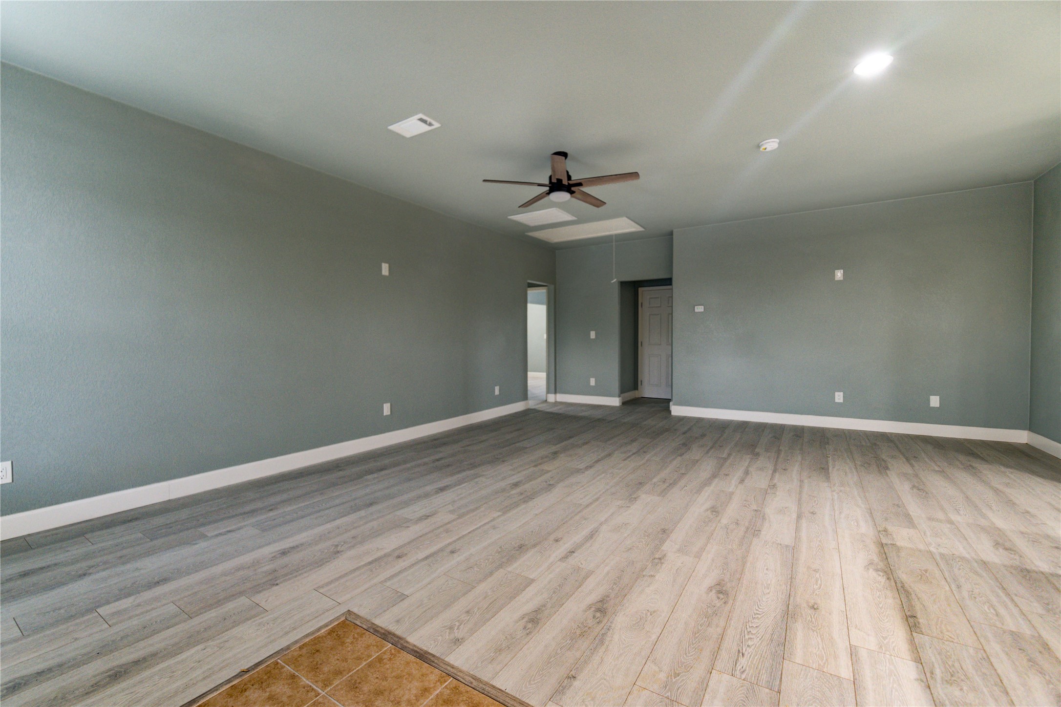 4323 Continental Drive Property Photo 10