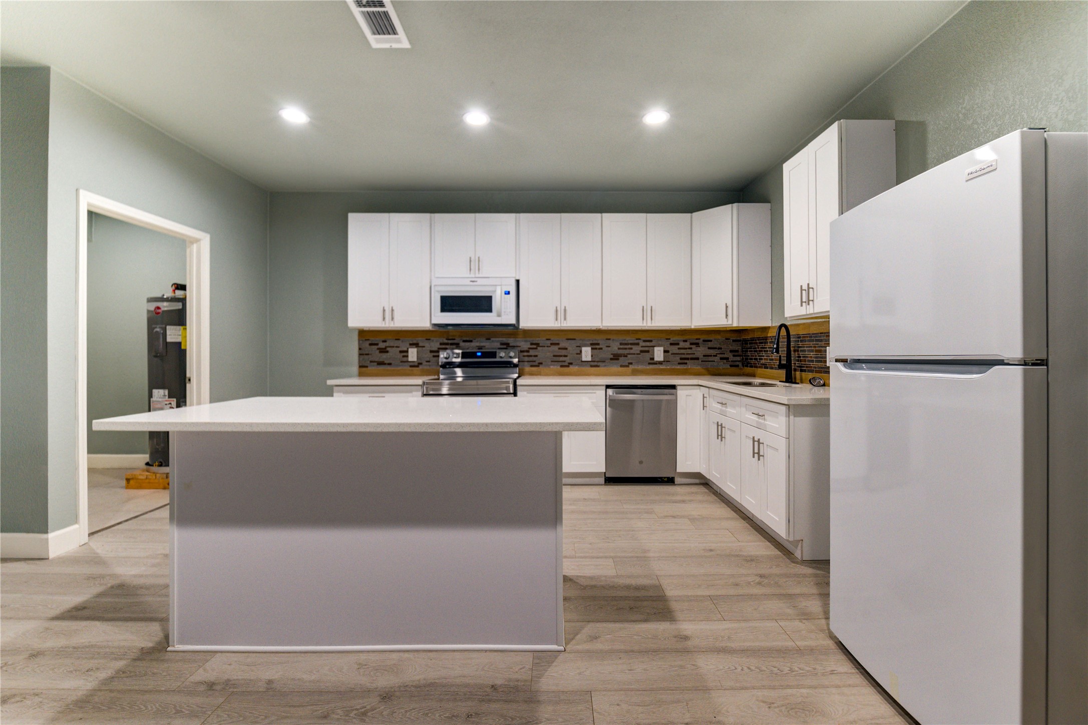 4323 Continental Drive Property Photo 13