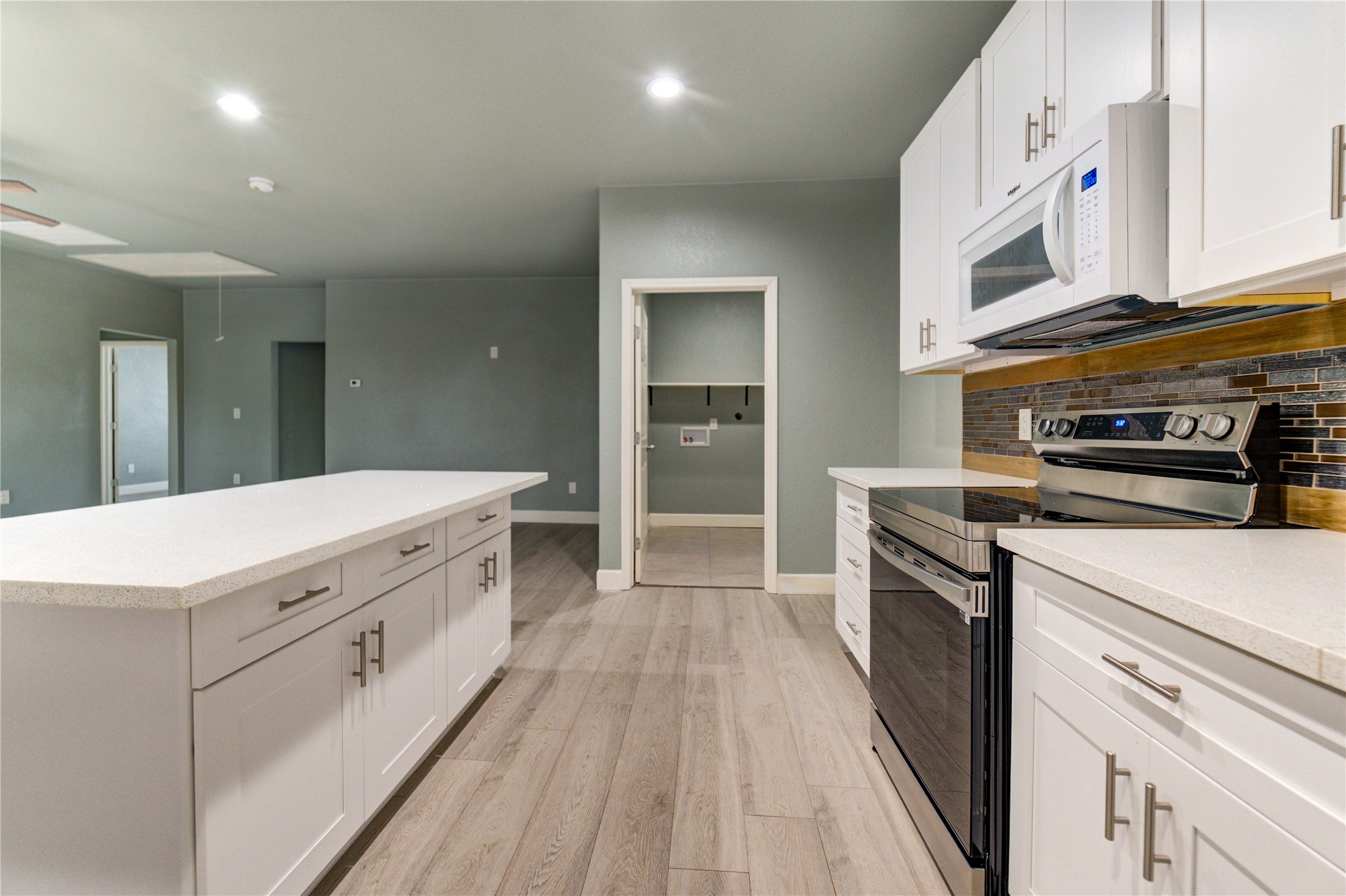 4323 Continental Drive Property Photo 15