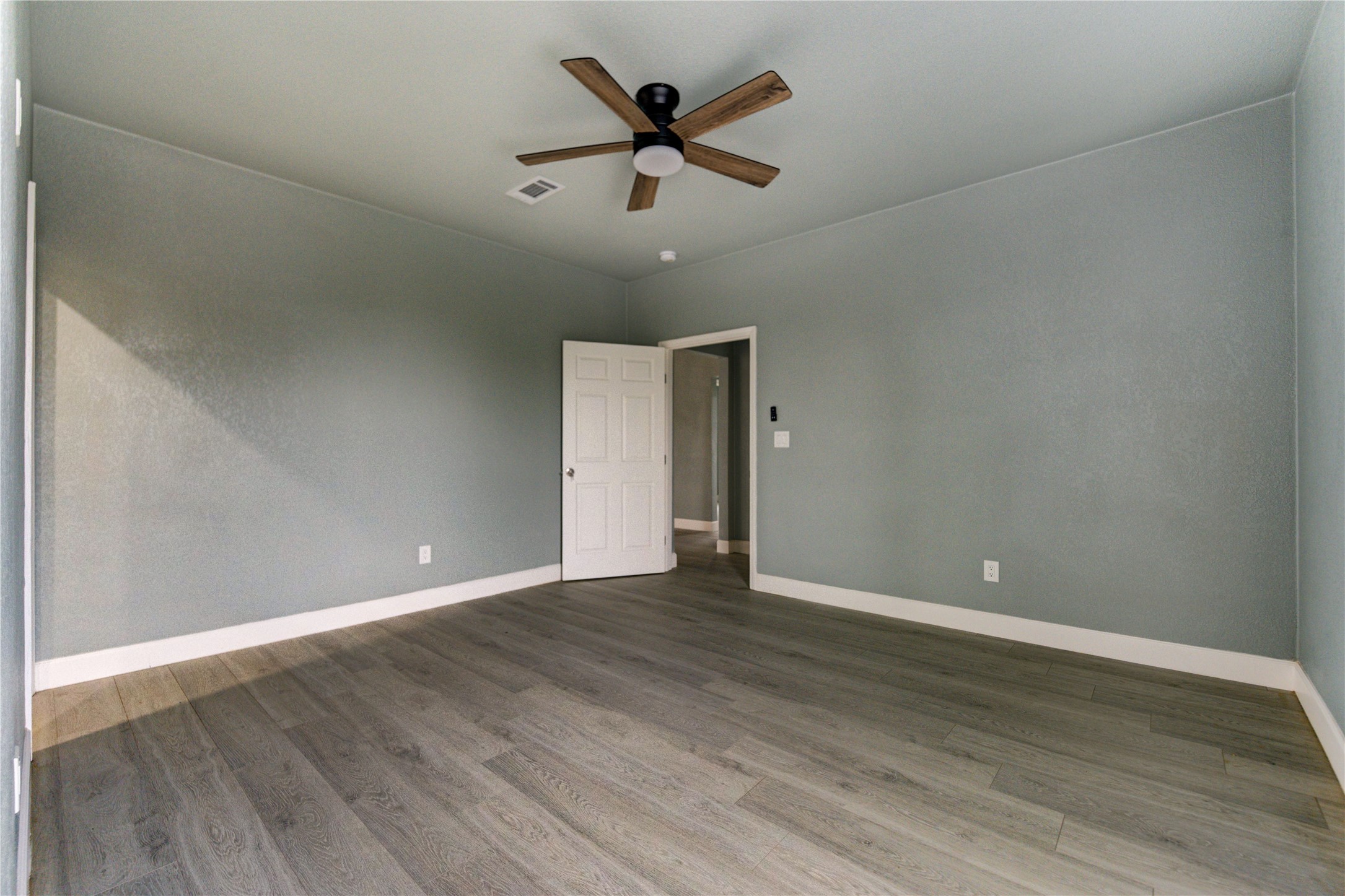 4323 Continental Drive Property Photo 23